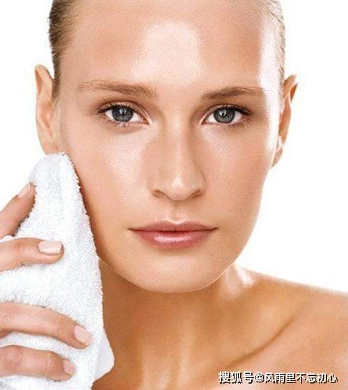 睡眠皙活:油性肌肤当然不会油一辈子!分享几条改善油肌的护肤建议!