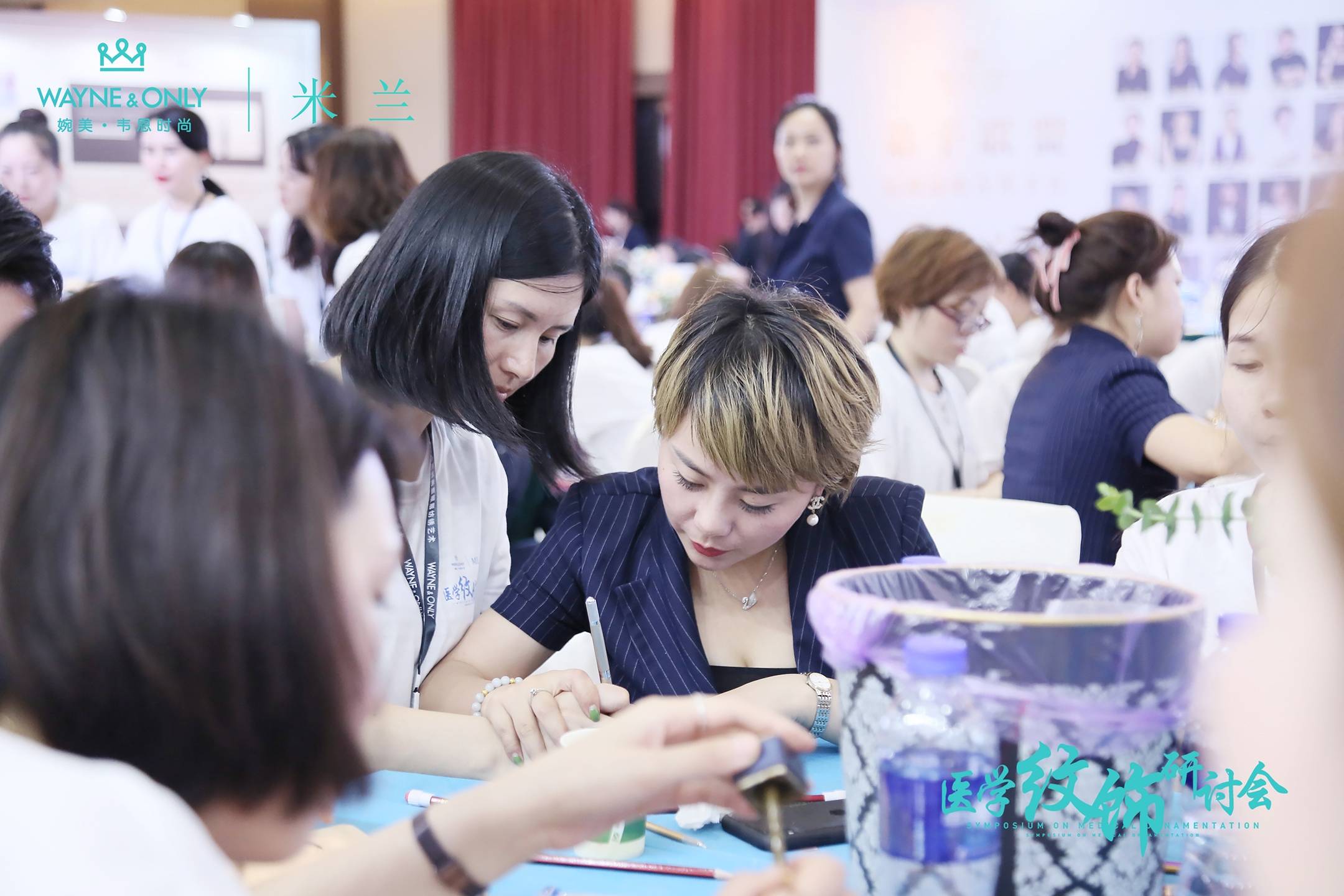 进行西施禅绣苏芮讲解纹绣后的保养事项