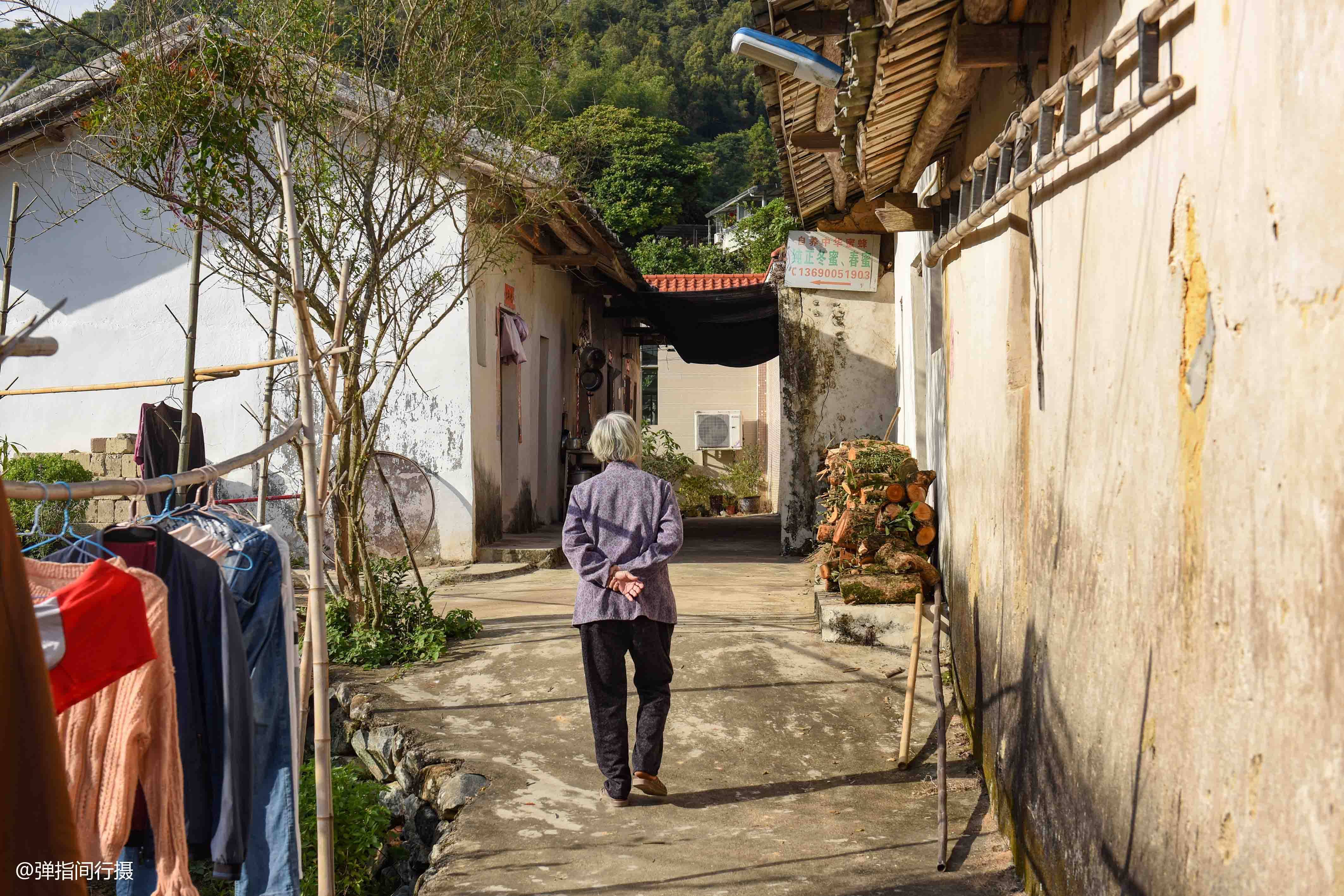 广东东部大山深处，世居着一个神秘的少数民族，全国人口仅70多万