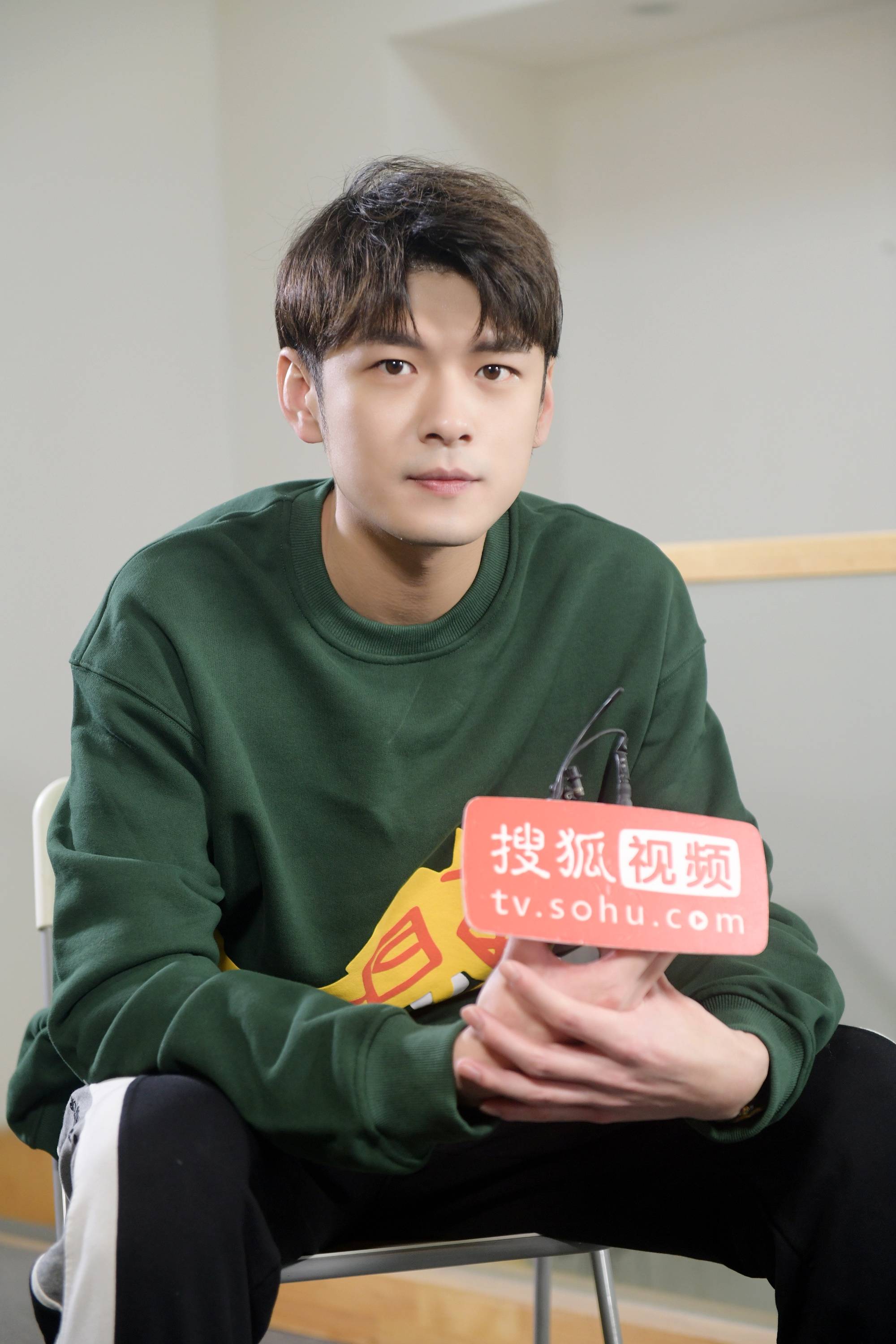 专访《沉默的证明》盛英豪:演刑警感觉梦想成真了 当演员努力大于天赋