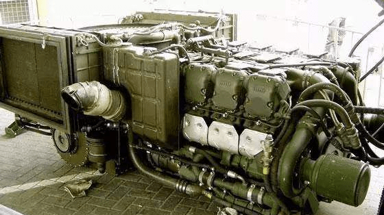 mb838 v-10柴油发动机坦克从诞生至今的近100年时间里,坦克发动机大体