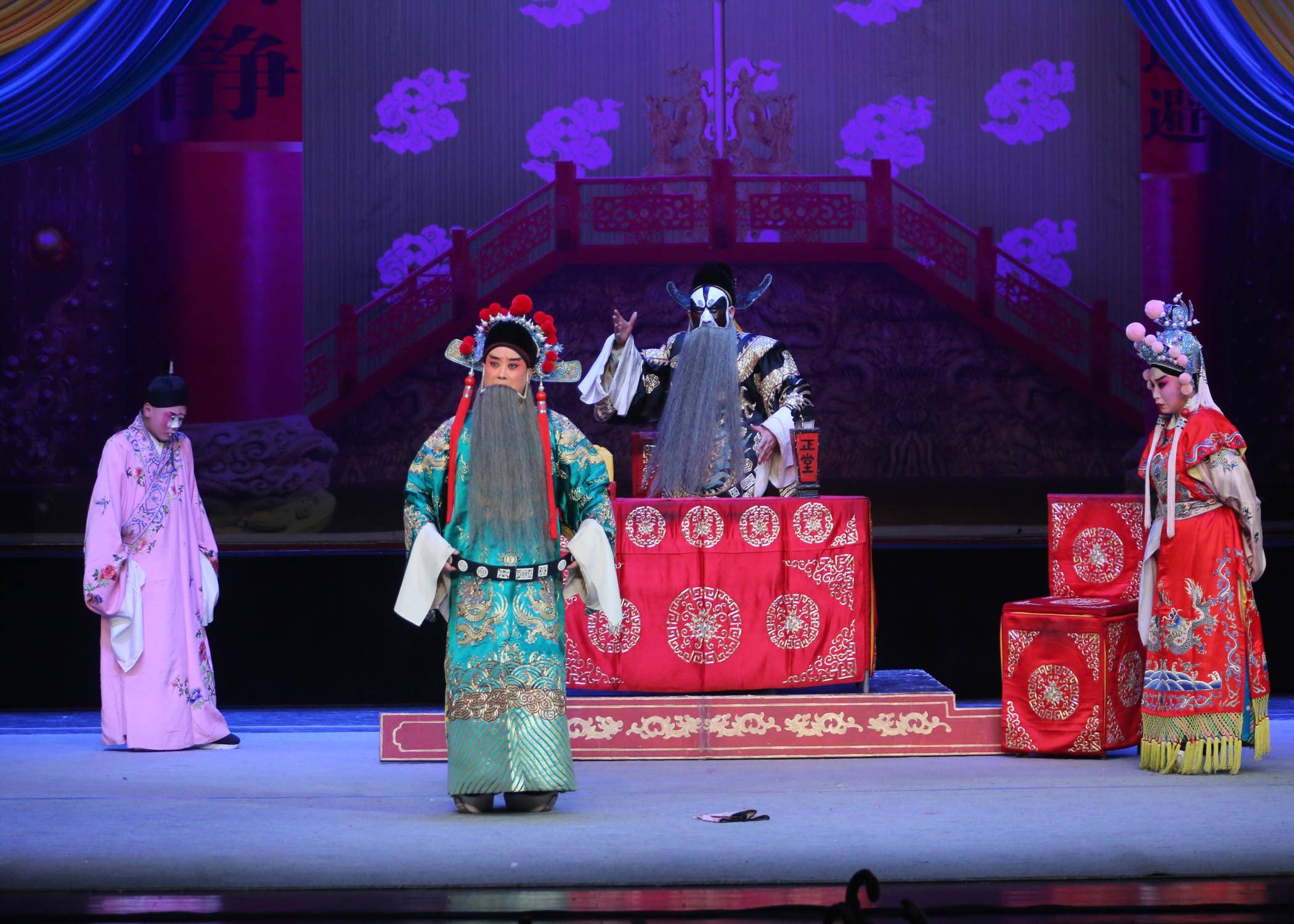 长治市上党梆子剧团展演明代故事戏汉阳堂精彩上演