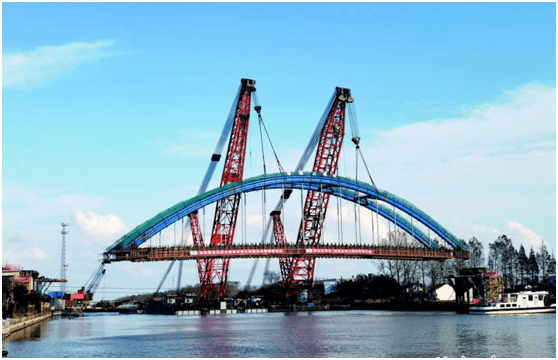 我市首座下承式钢管混凝土系杆拱桥天汾大桥主桥整体吊装完成