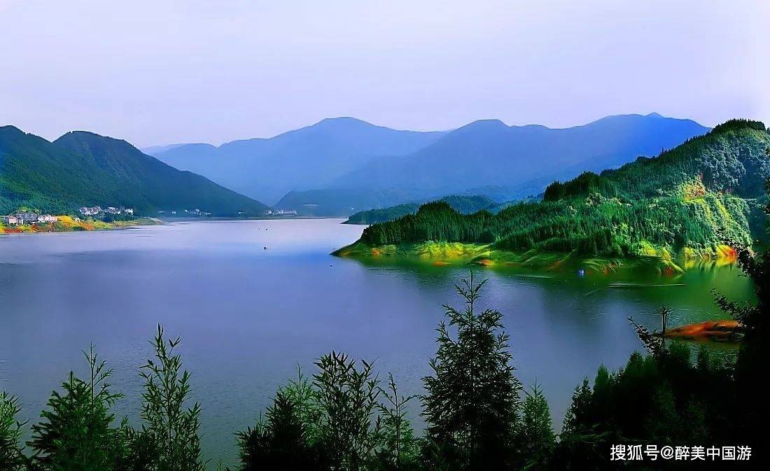 探访瓦屋山风景区,高山飞瀑,锦绣俊美,风光旖旎