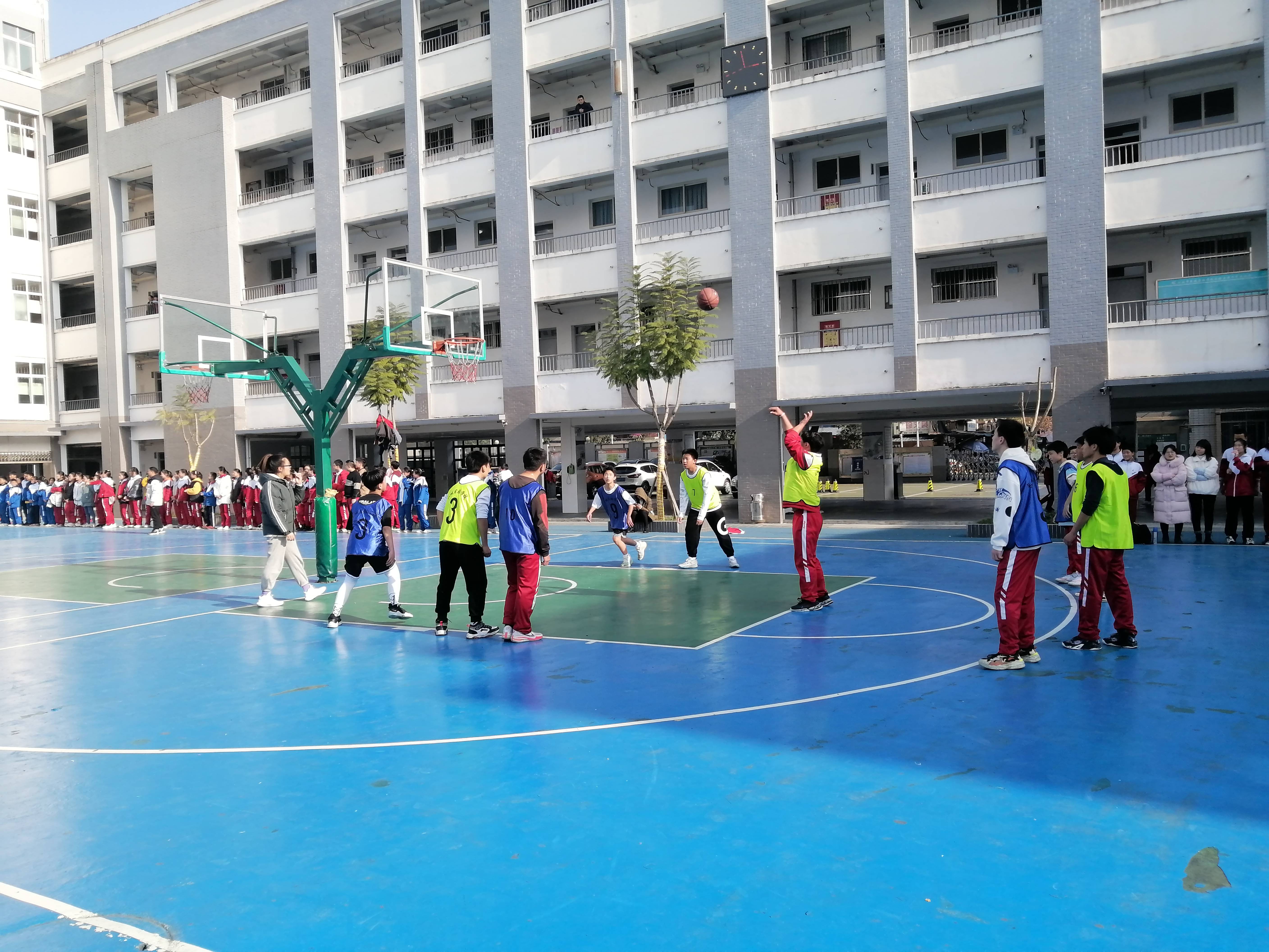 江油市长城实验学校2021年校园篮球联赛成功举行_比赛_下半场_赛场