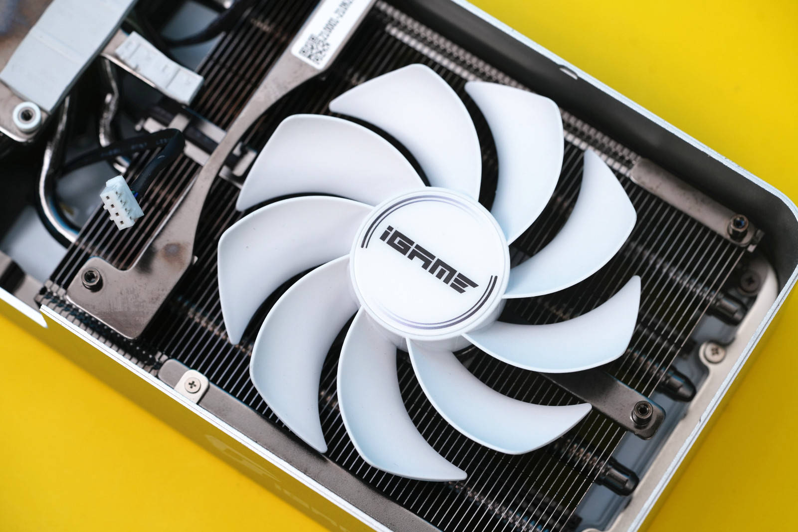 玩家|颜值最高的非公卡！七彩虹iGame RTX 3070玩家定制系列显卡评测