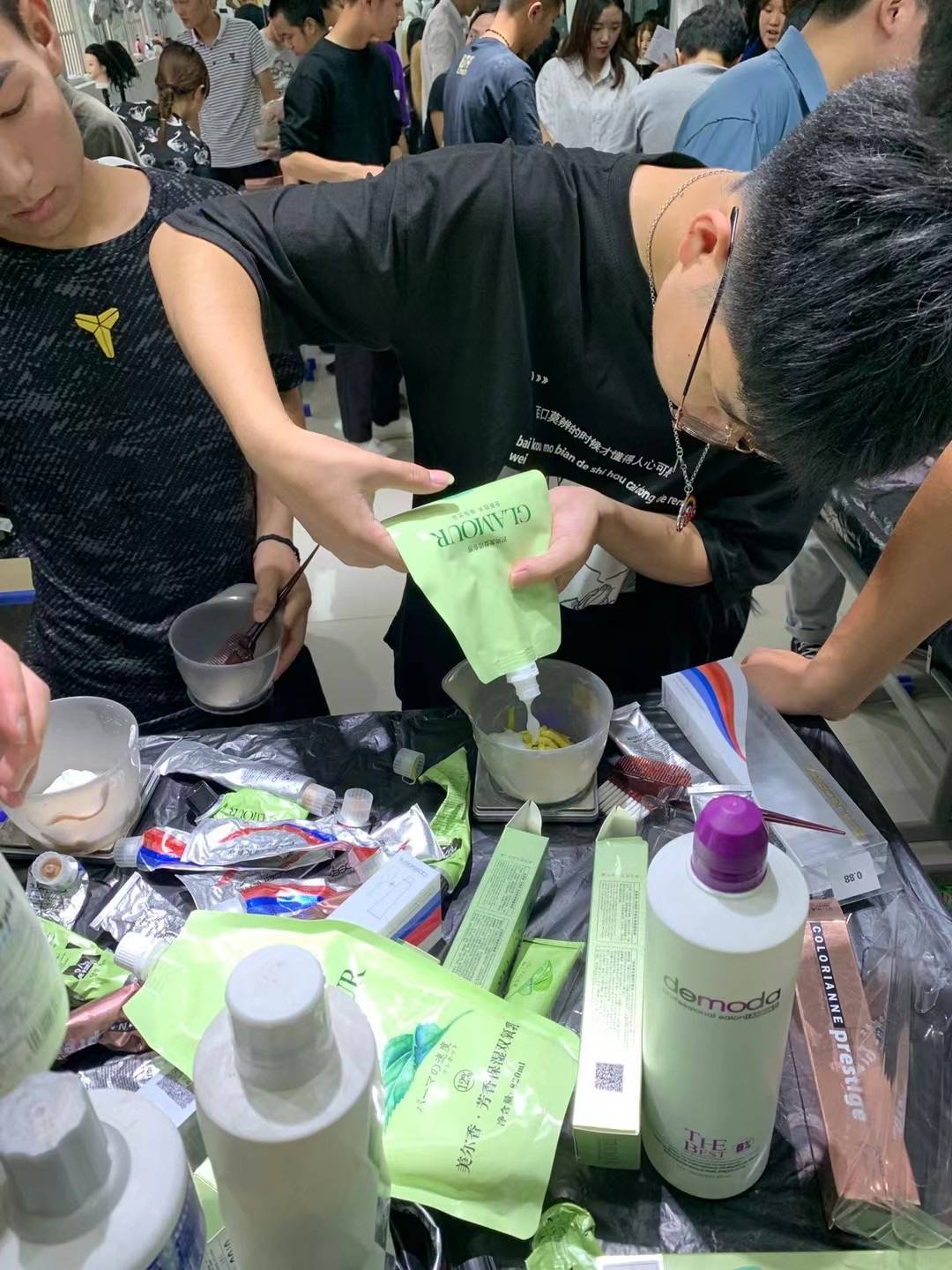 什么蜡染需要注意什么？染膏里面加蜡有什么技巧?