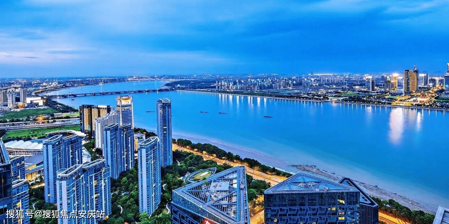 君豪中心(one53)项目由万银集团打造开发,对标纽约,项目总建筑面积约