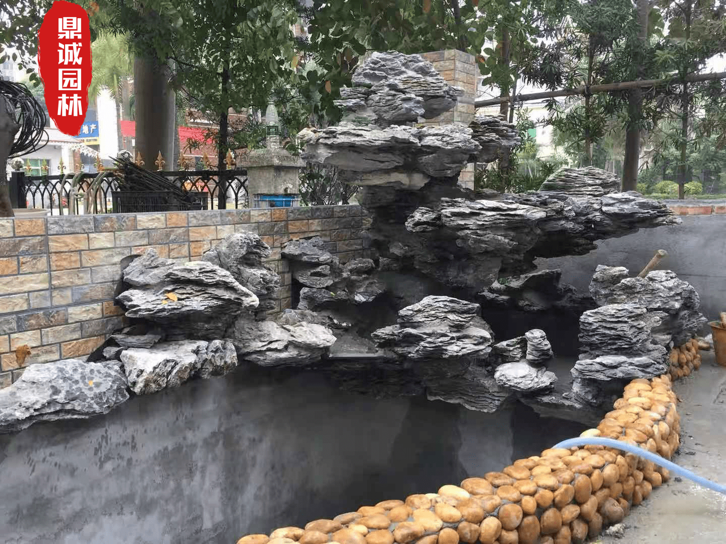 英石叠山石假山流水造景制作 庭院景观假山设计_石材_沟壑_假山