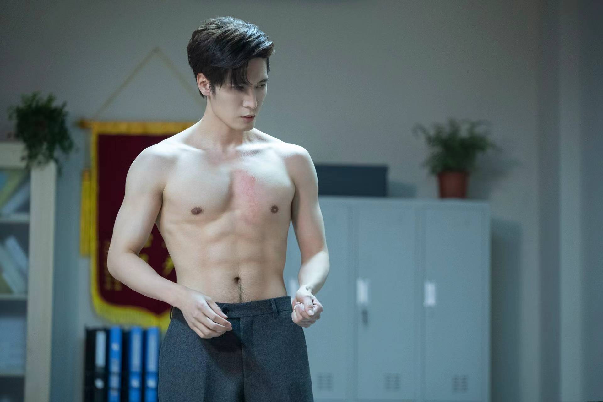 演技|刘海宽《我是岁月你是星辰》热播中 沉浸式演技于无声处打动人心