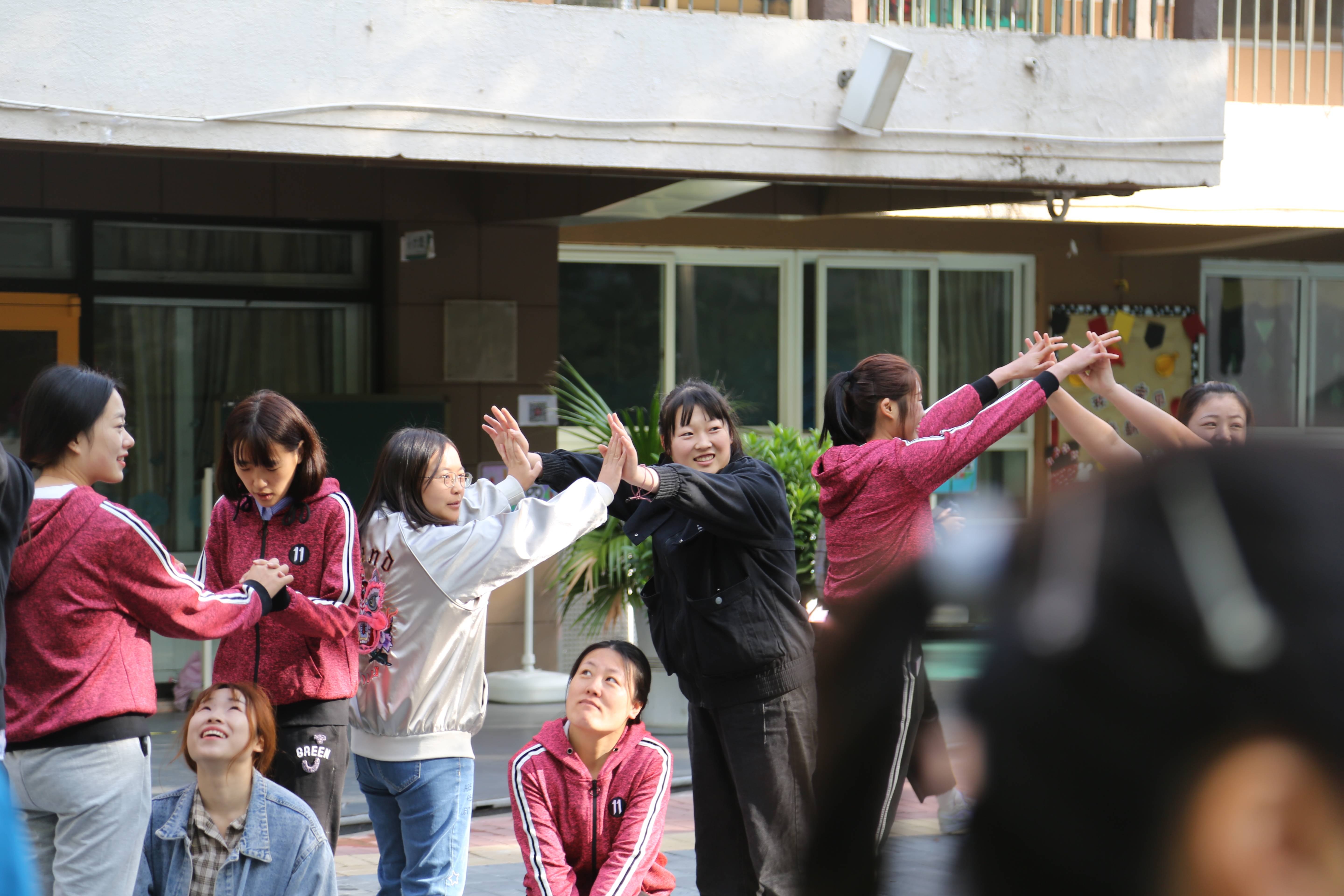 拓展团建活动之大树与松鼠