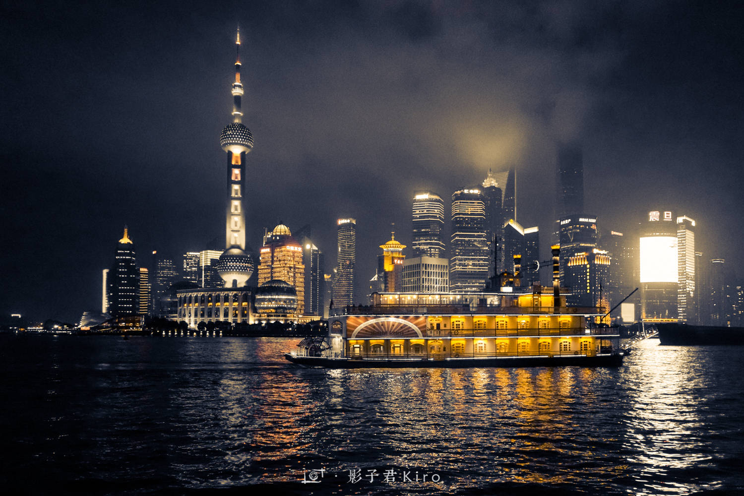 夜景|摄影｜黑金上海，别样的美丽，记录我镜头里的外滩