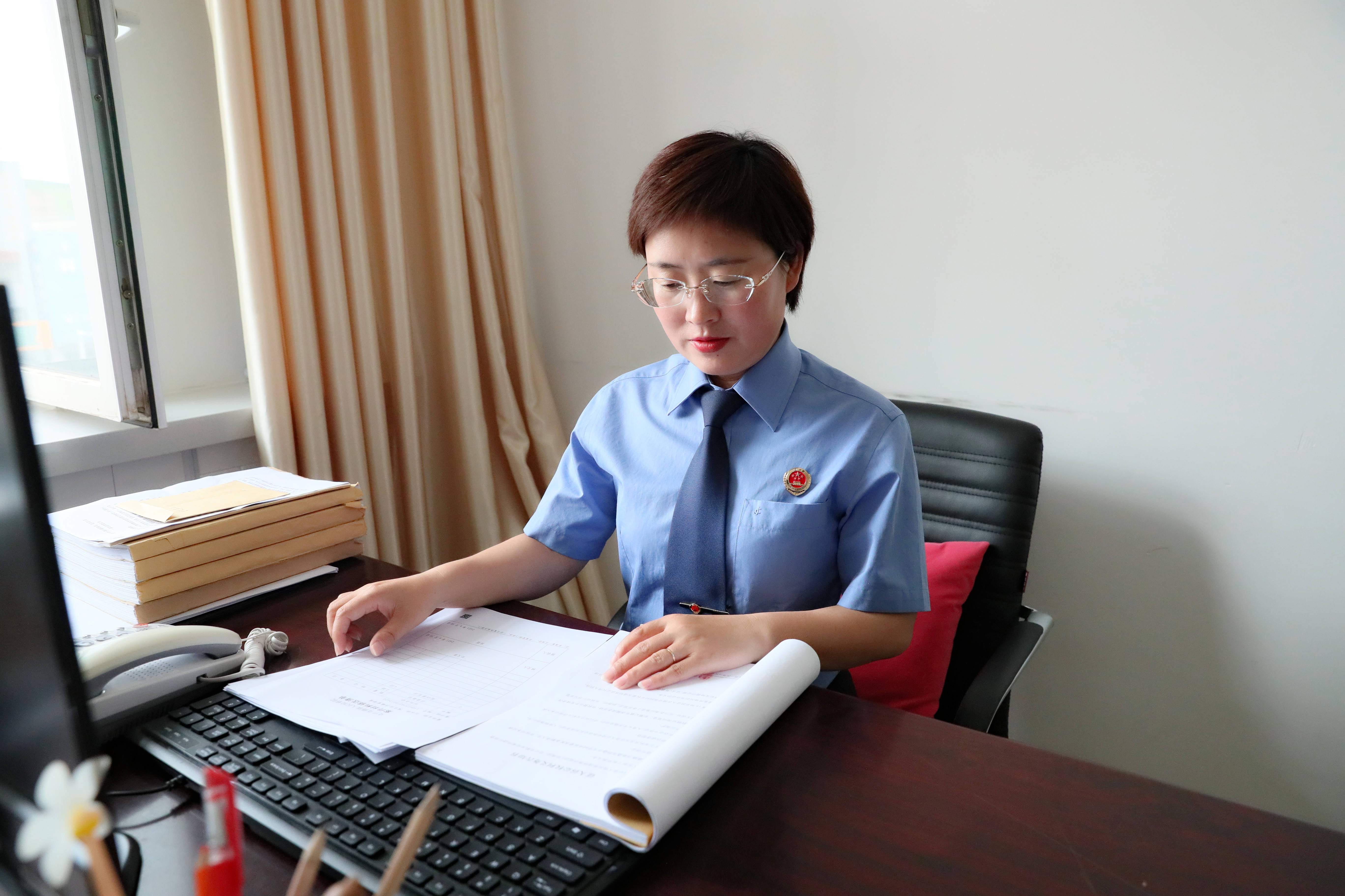 克旗人民检察院副检察长杨清华获第五届全区维护妇女儿童权益先进个人
