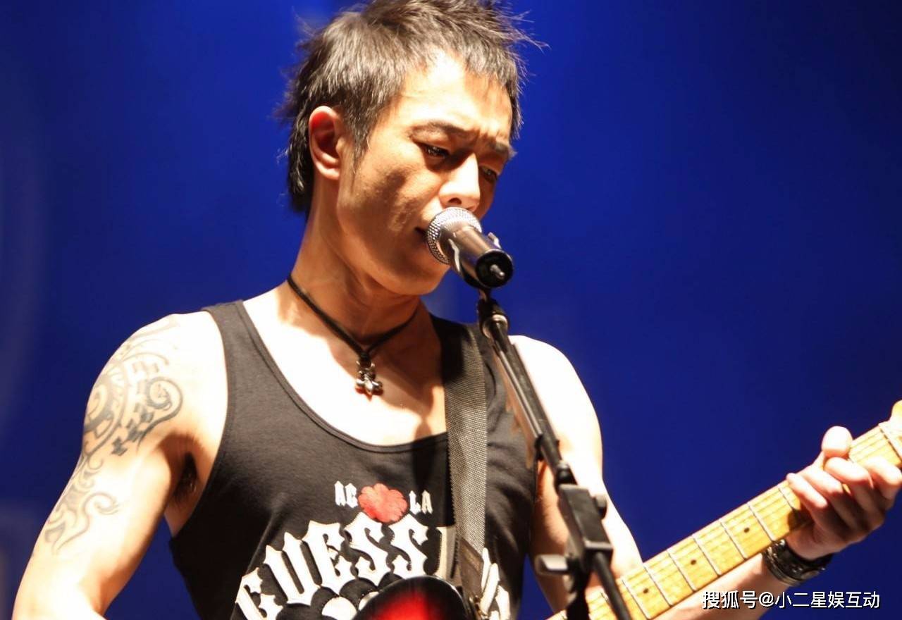 黄贯中,娶走朱茵的"至尊宝"_beyond_父亲_少年