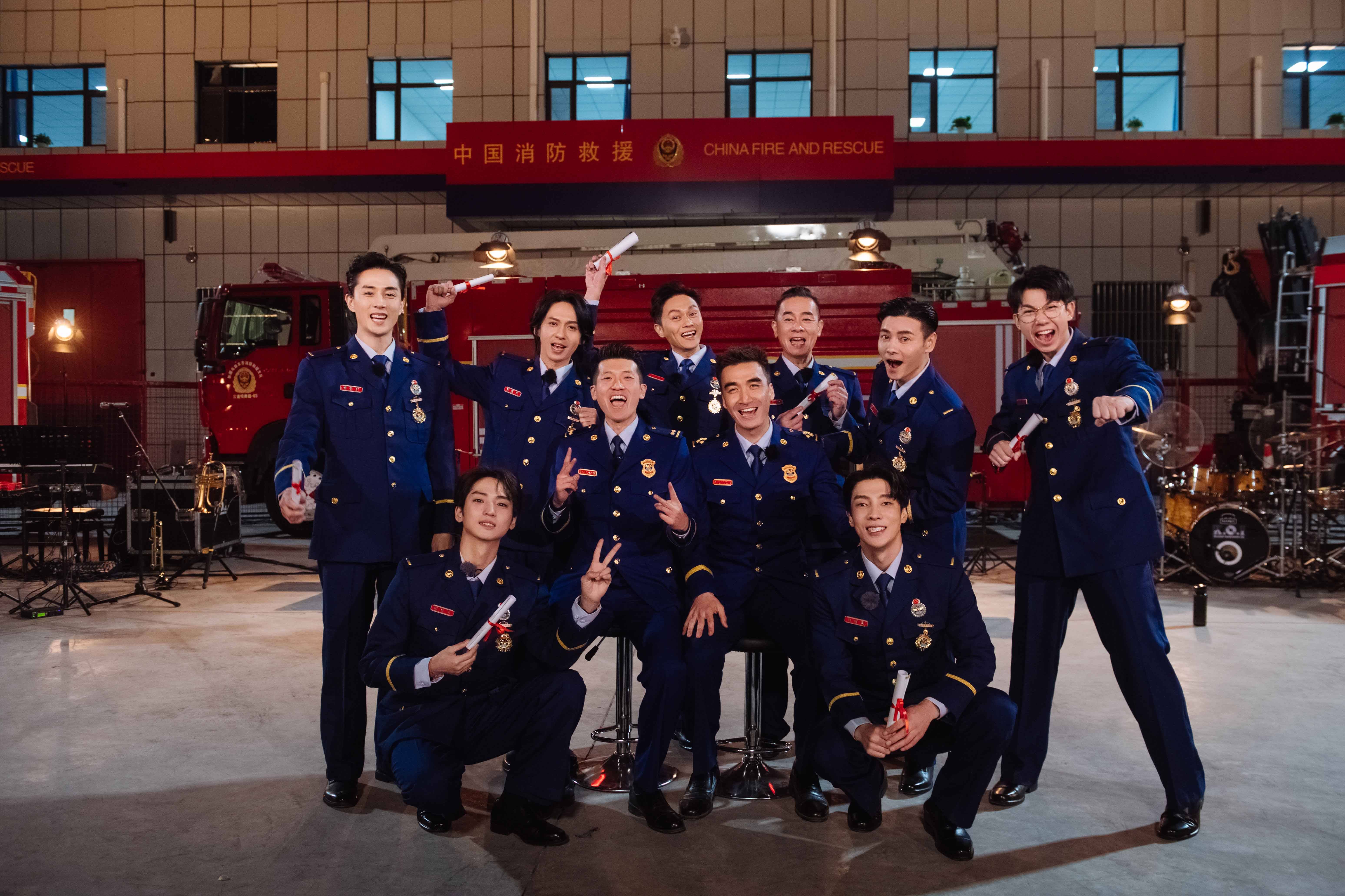 陈小春|《我们的滚烫人生》开启滚烫live秀 毕业典礼陈小春读信落泪