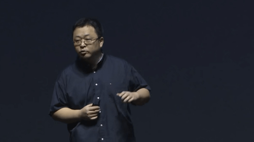 罗永浩在微博上质问苹果库克：你那边产品团队是完全失控了吗？