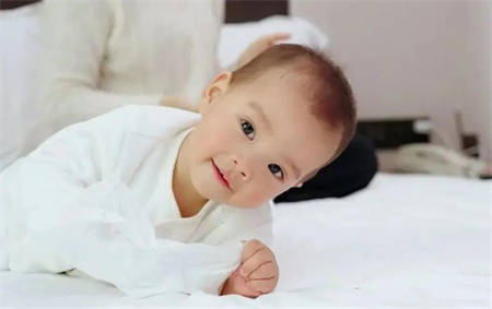 什么时候给宝宝做口腔清洁 62a7d34e1a644c5eb15e625e3de0b6fc.jpeg