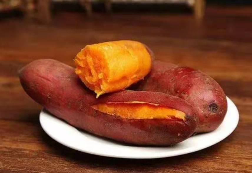 胃部|23岁女学生吃“红薯”减肥，确诊胃癌，卫生组织呼吁：这些食物，趁早撤下餐桌