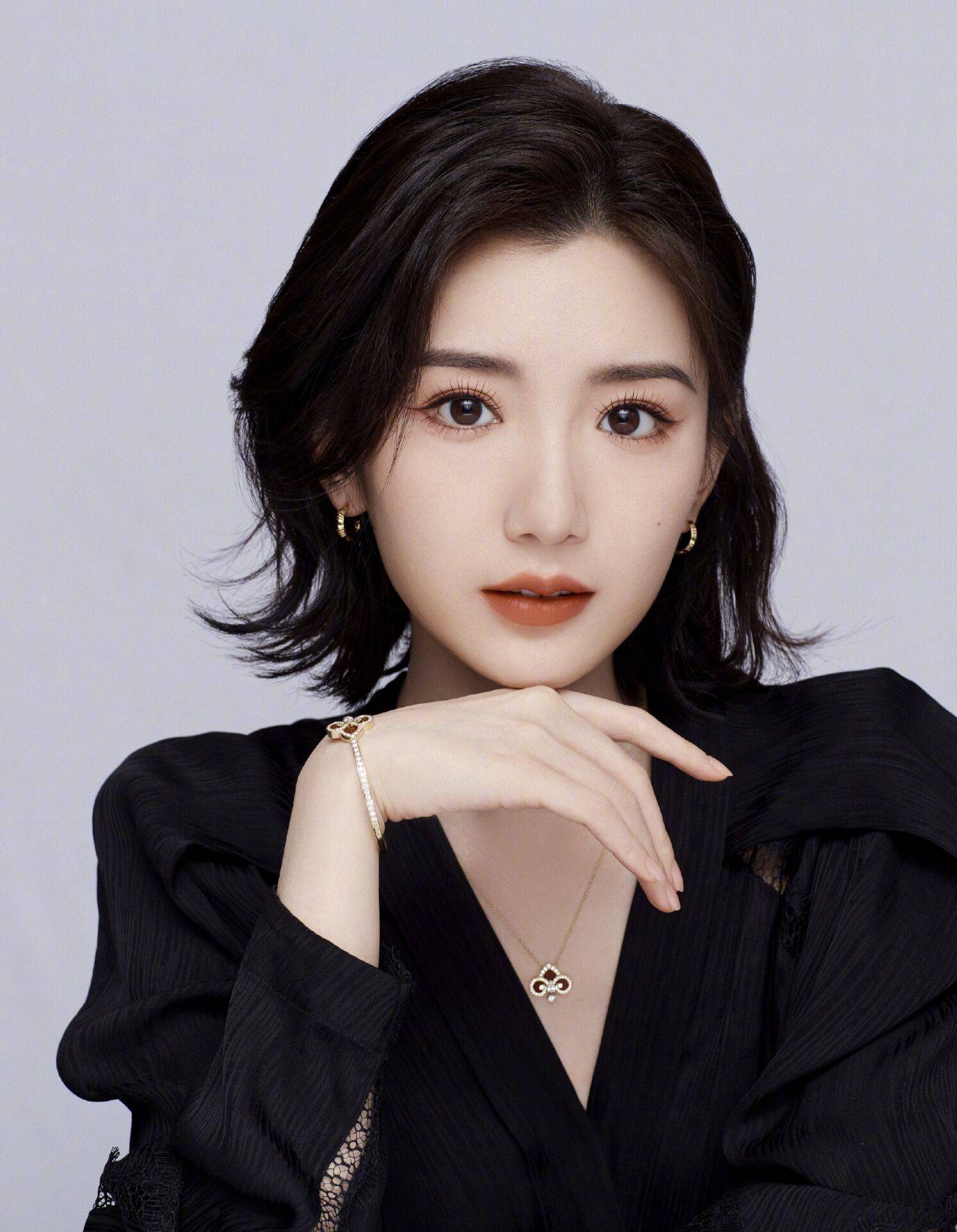 女星毛晓彤写真:翩若惊鸿、玉貌花容-搜狐大视野-搜狐新闻