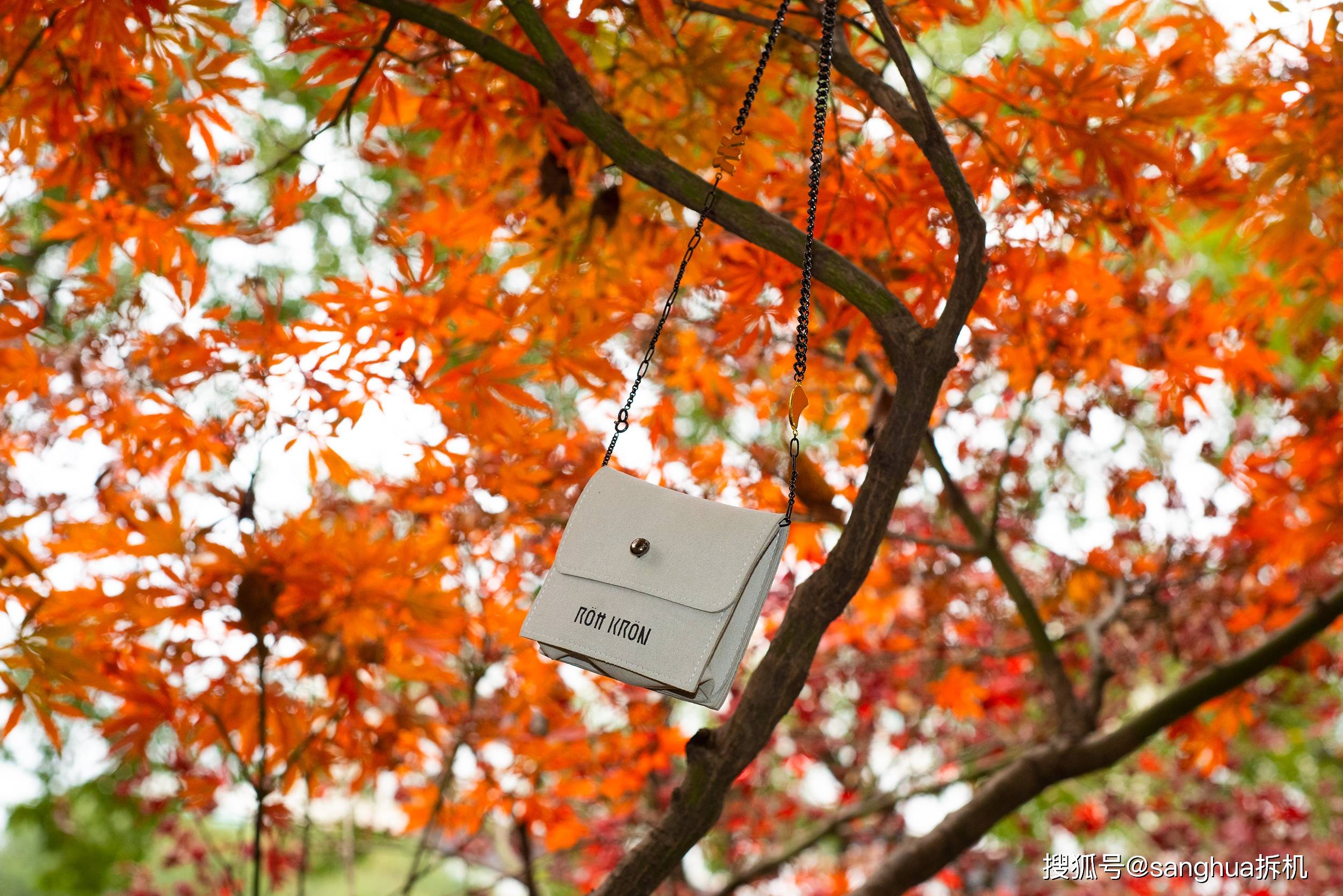 水中听音乐？乐旷陶瓷蓝牙耳机暴力测试