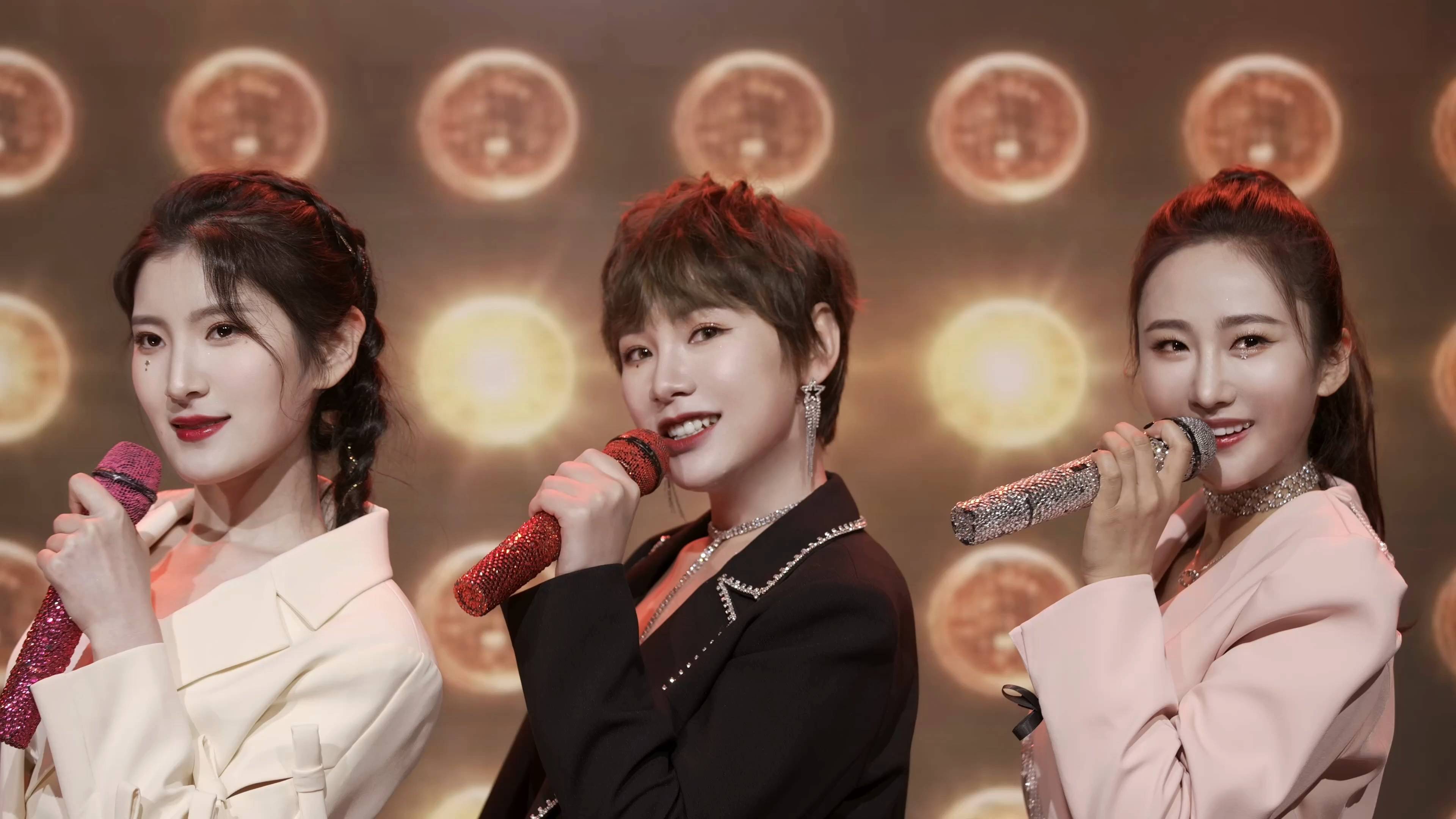 青春美少女25周年演唱会落幕蒋中一凡清特别助阵引歌迷欢呼