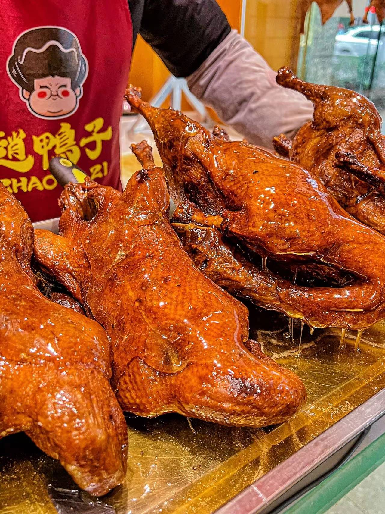 始于1939年的乐山赵鸭子,历经80余年的传承发展,已经从当初的街边小吃