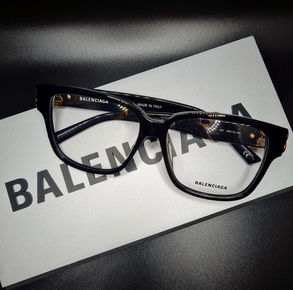 首选英国留学配镜验光推荐 | 明星首选眼镜框BALENCIAGA