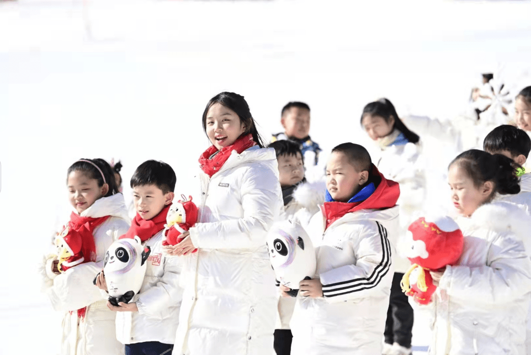 冬奥|一起向未来·放歌冰雪迎冬奥主题快闪活动在呼和浩特举行