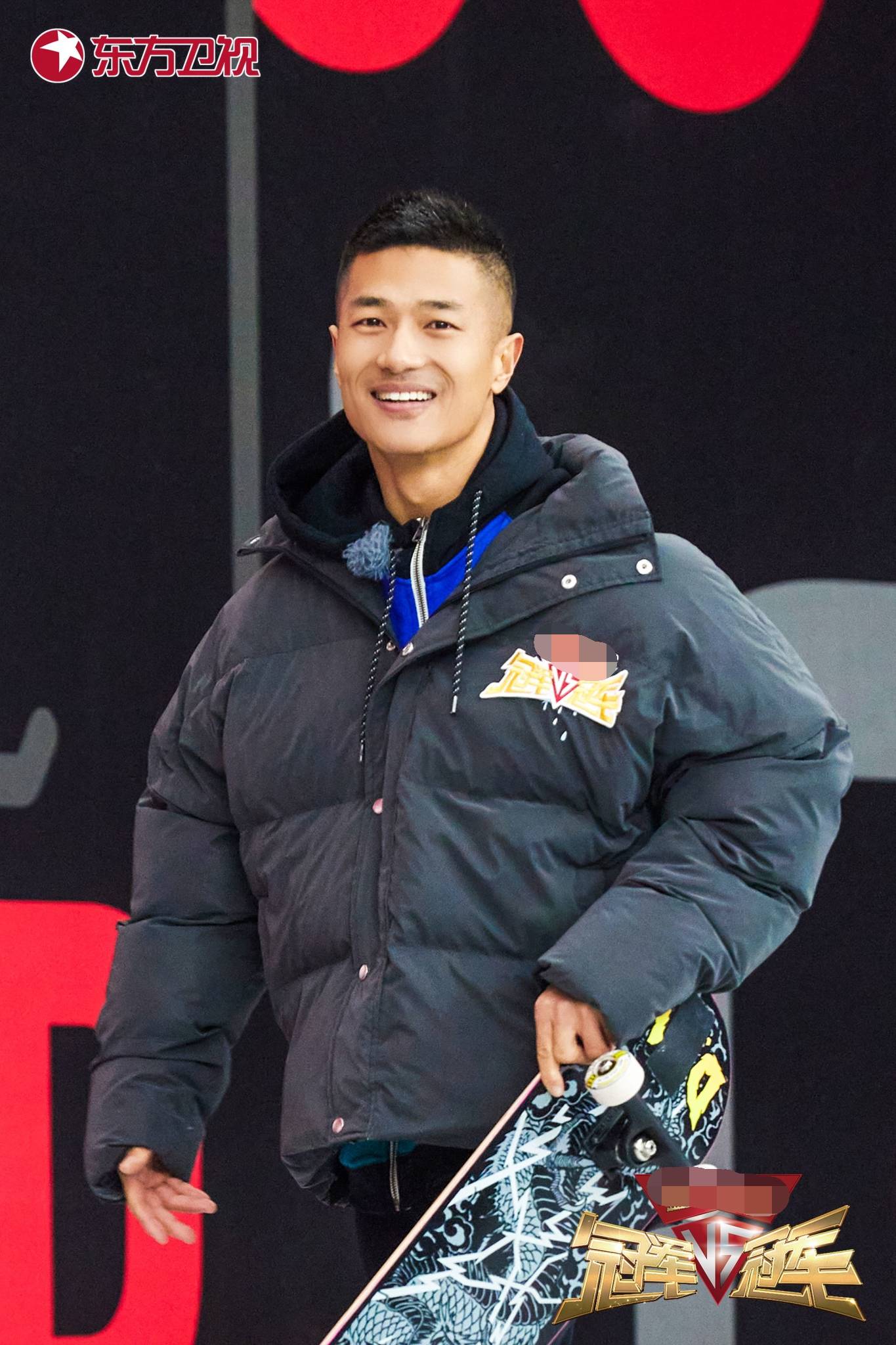 《冠军对冠军》张义威潘家杰互换赛道，张义威单脚滑雪展冠军风采