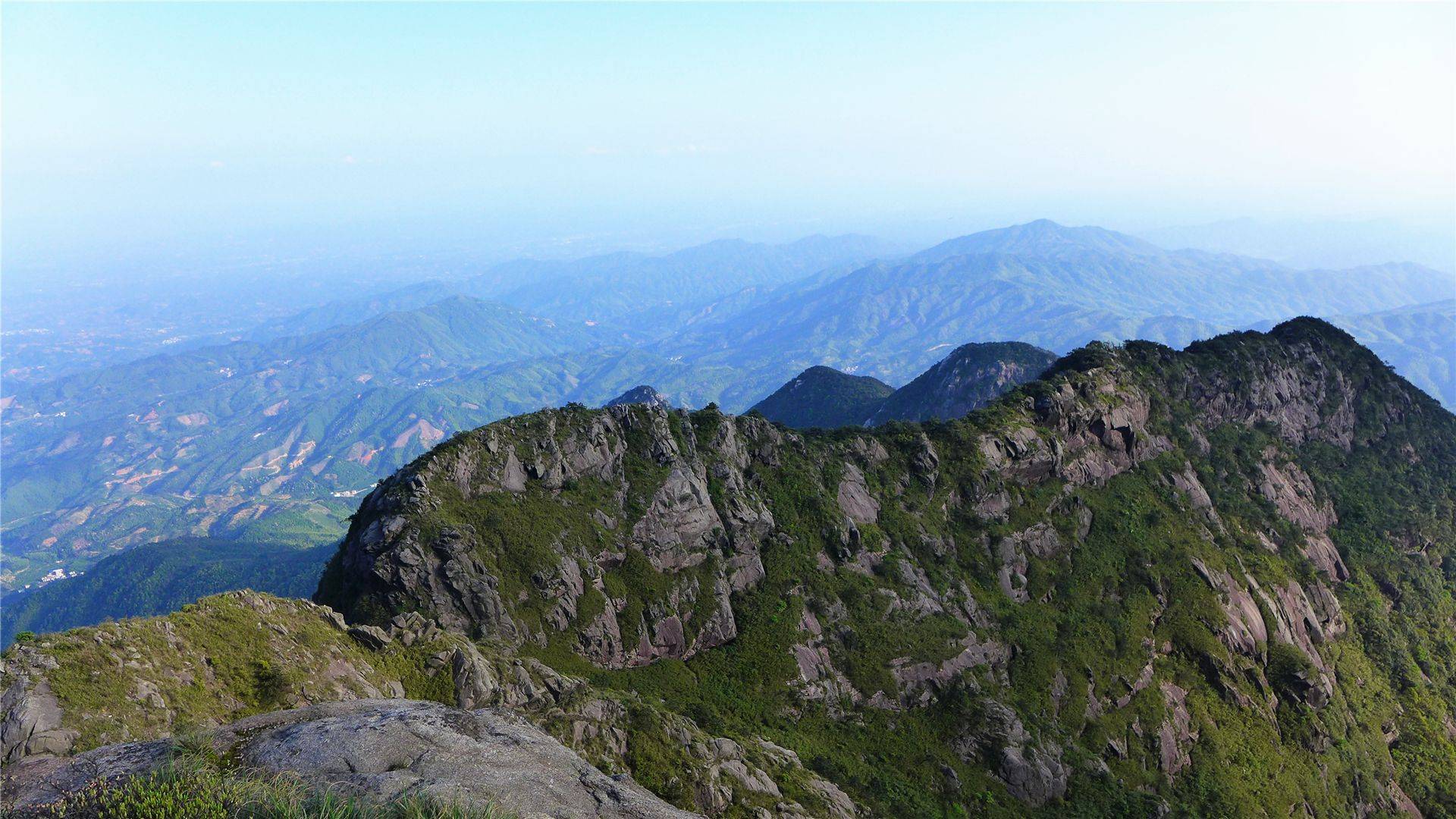 军都山用高大的身躯挡住了来自西北的阴气,为北京保住平安_京城_山神