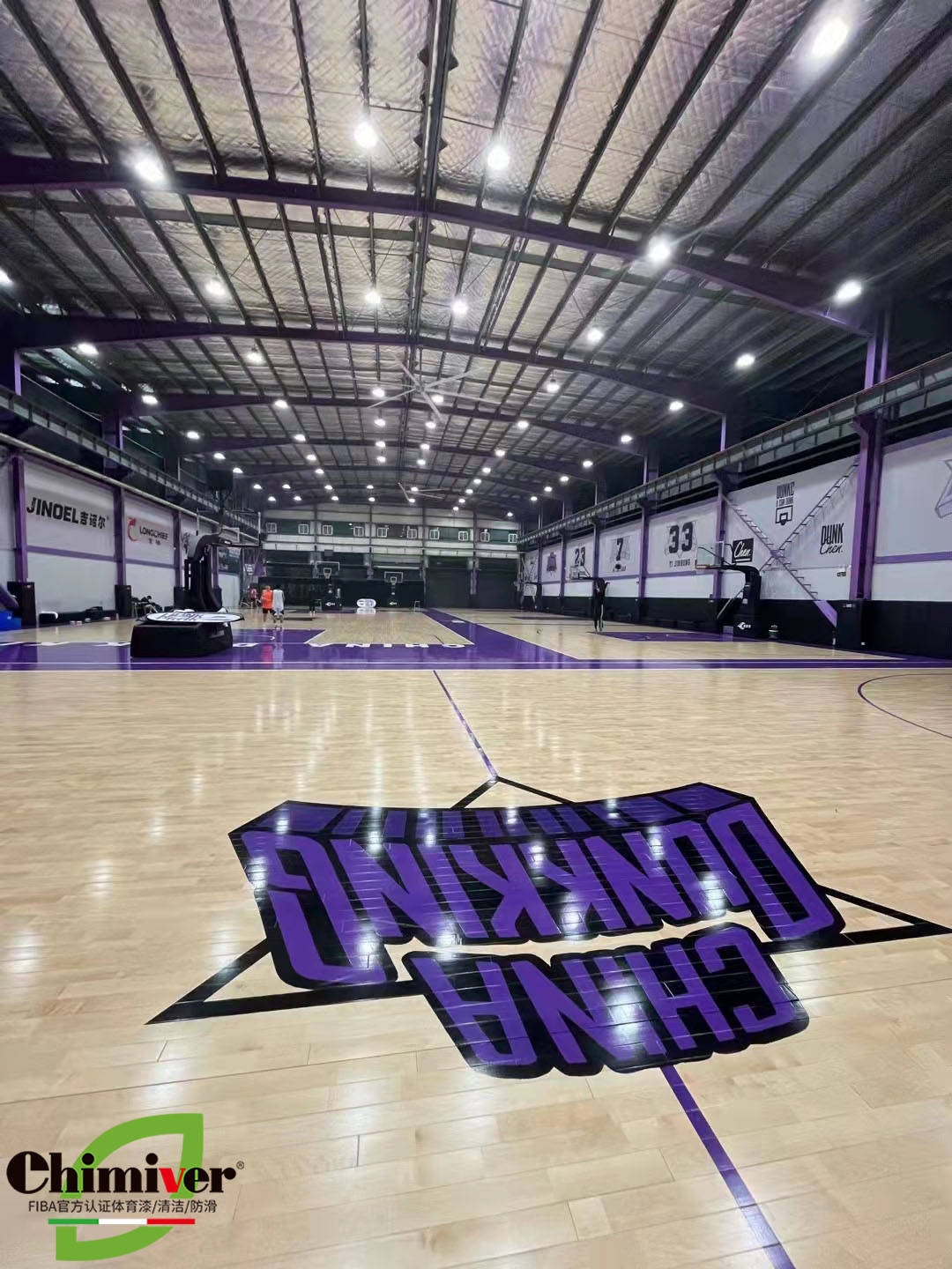 杭州dk灌篮陈登星篮球馆木地板打磨翻新运动木地板彩漆应用