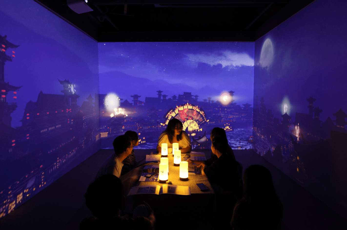 代入感差?全息剧本杀不给你这个机会!_投影_玩家_素材