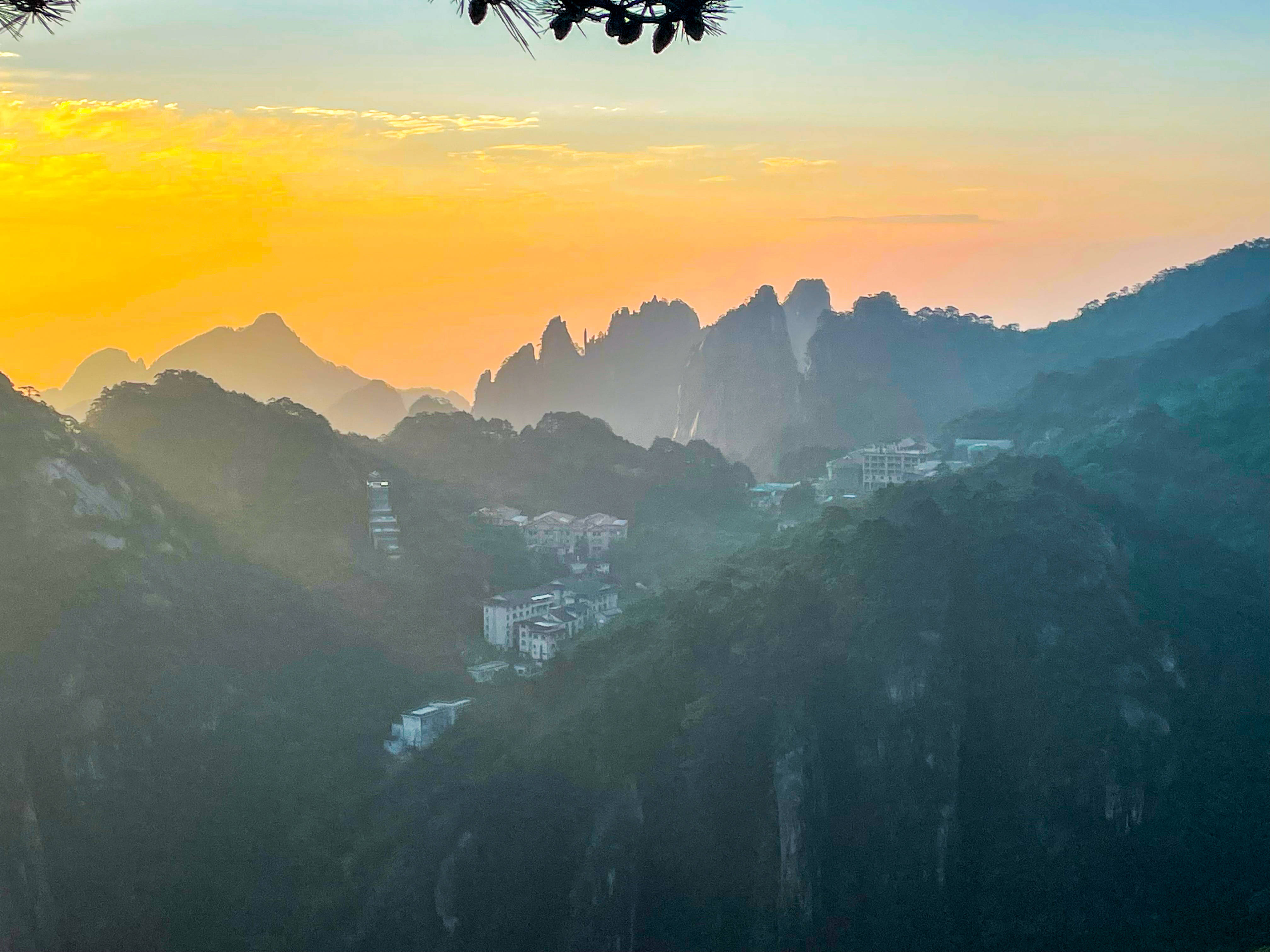 现代化的|除了宏村，安徽黄山下还隐藏这样一座历史悠久的古村，游人很少