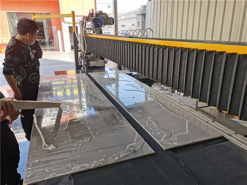 岩板切割工艺注意事项如何解决岩板切割崩边掉角问题