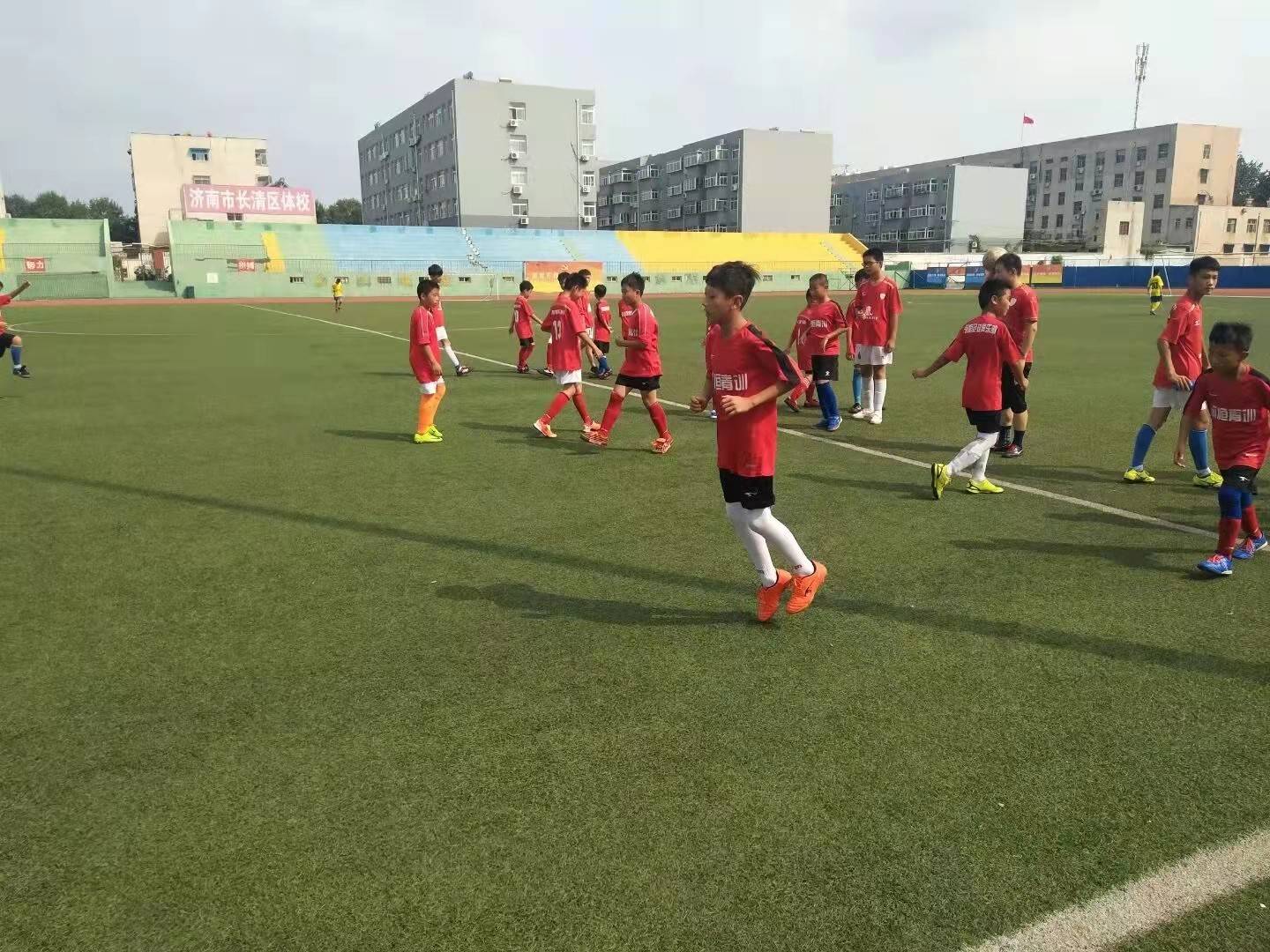 菏泽市定陶区清华园学校社团活动开展纪实之小学足球社团