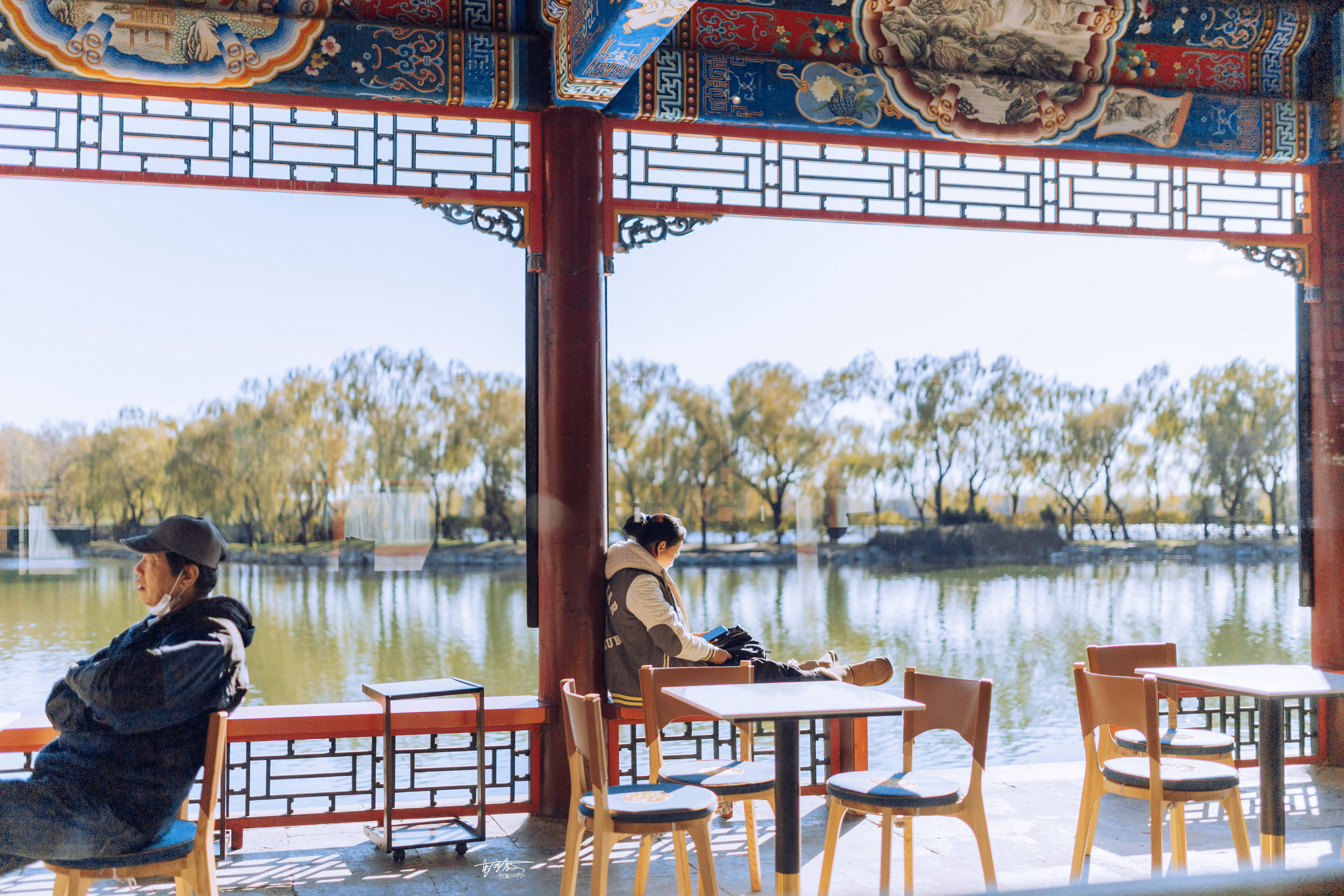 东方|这家隐秘在皇家园林里的咖啡馆，是春日生活的温柔点缀