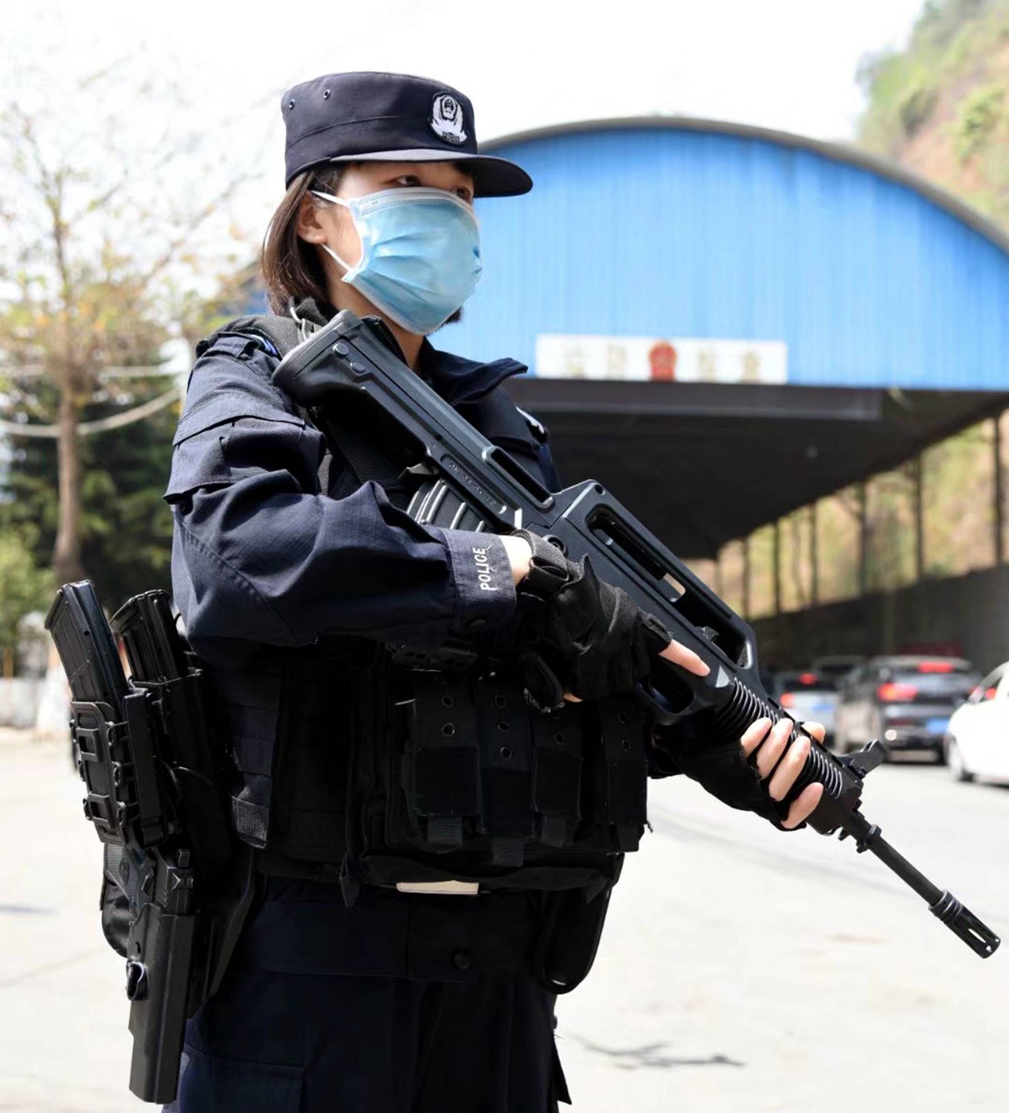 致敬边境战疫一线她力量