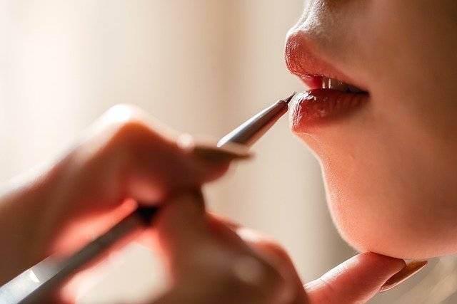成本为什么说纹绣、美甲美睫、美容适合女性学习？