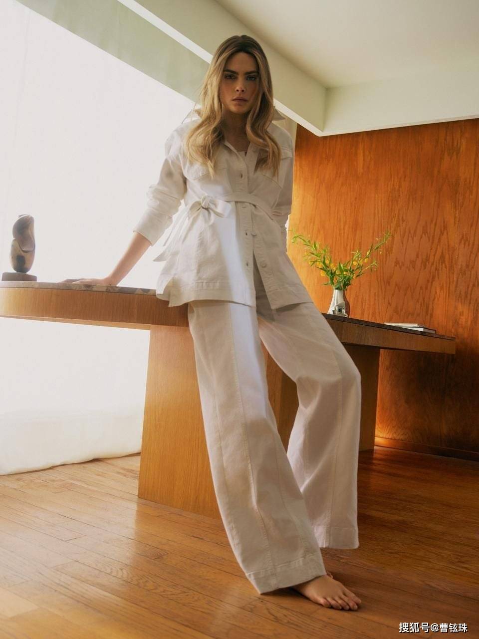 美国超模卡拉迪瓦伊2022春季牛仔新品宣传摄影