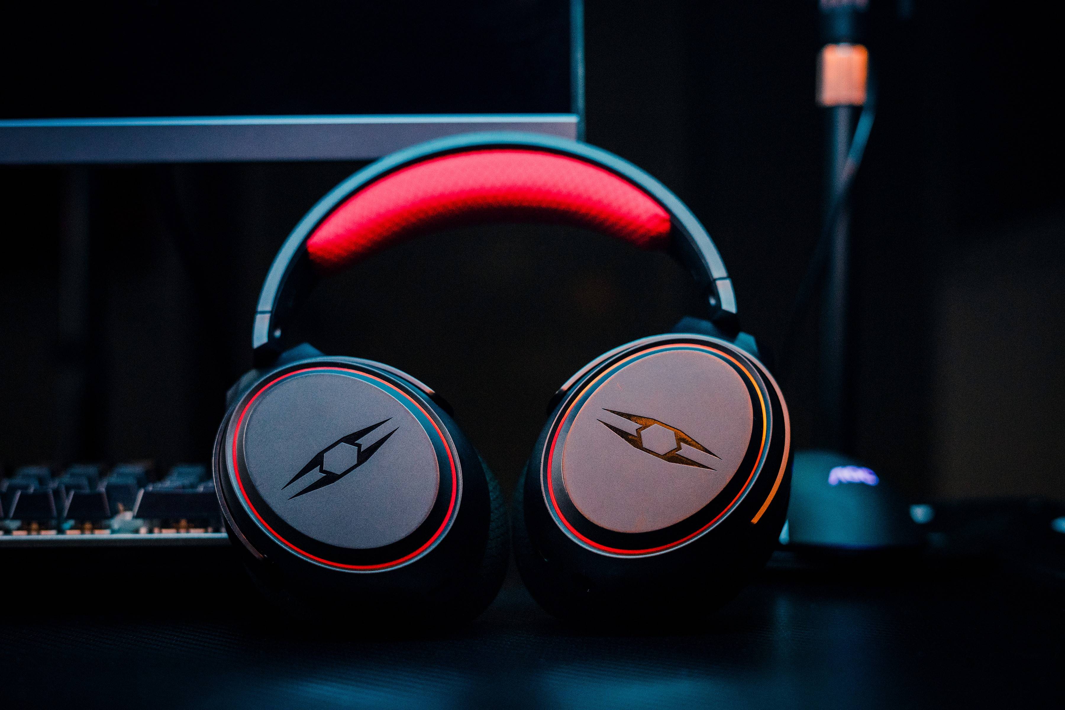 自由玩家知nous无线电竞耳机和平精英潮玩装备