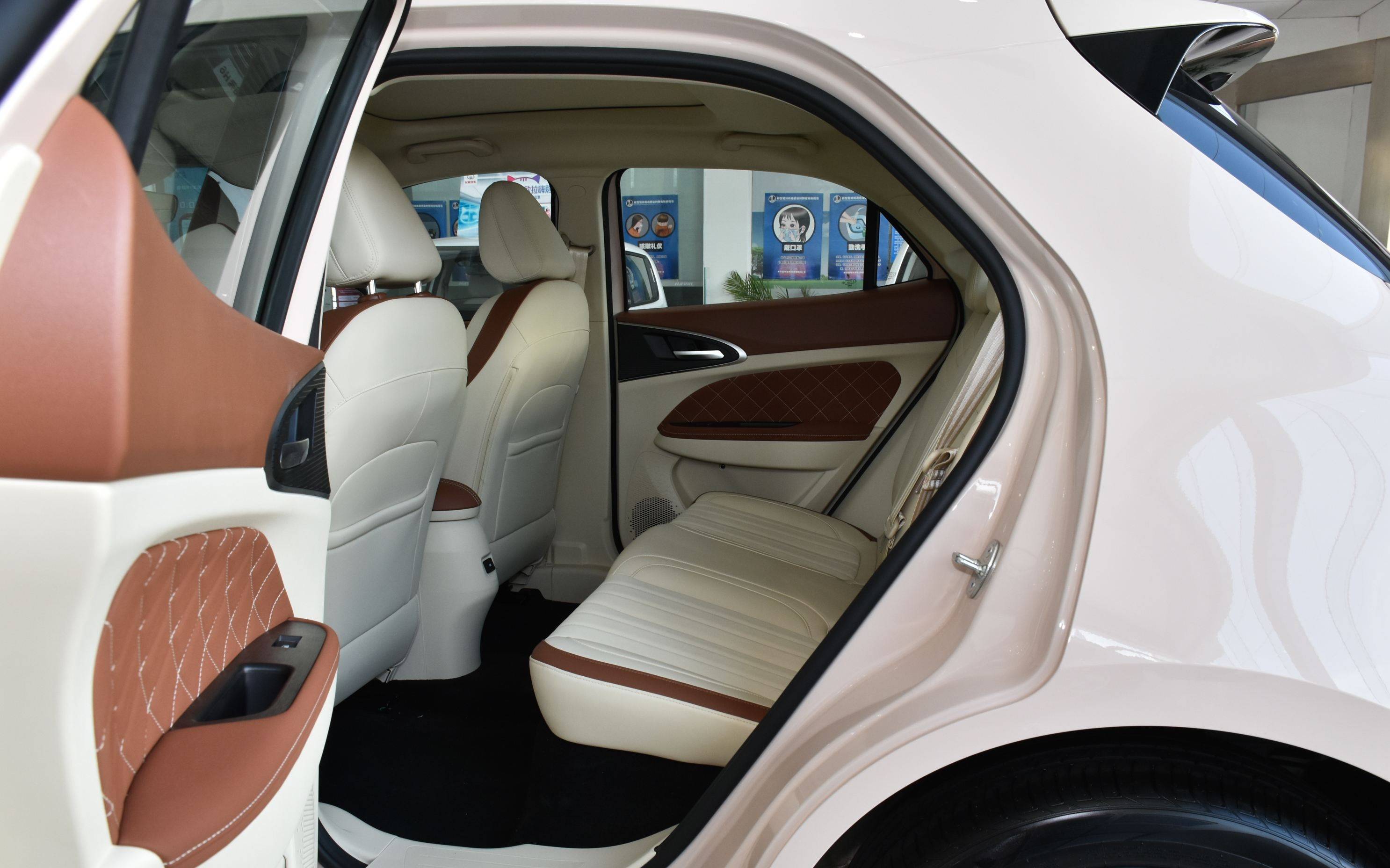 22款欧拉好猫 后排空间最后,大李总结一下:关于22款欧拉好猫这款车