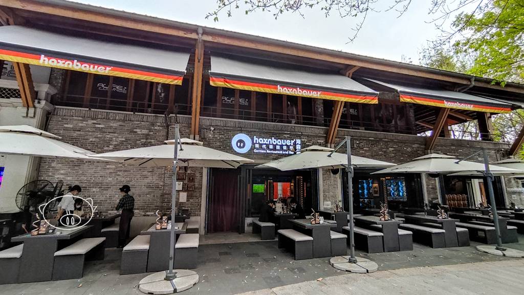 佛山探店｜猪肘外皮炸过很酥脆，里面肉很嫩