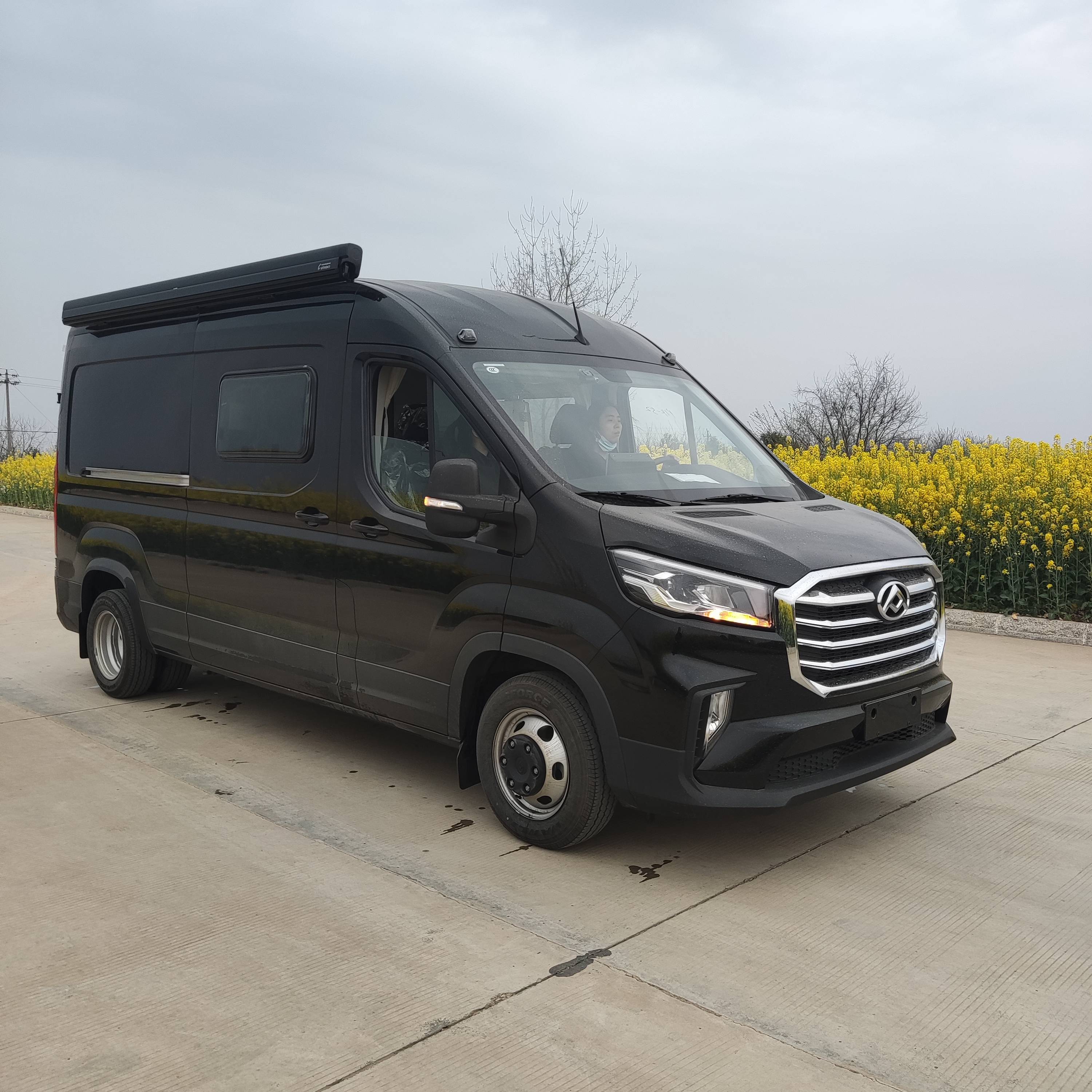 星旺房车之大通v90加长轴b型咖啡房车