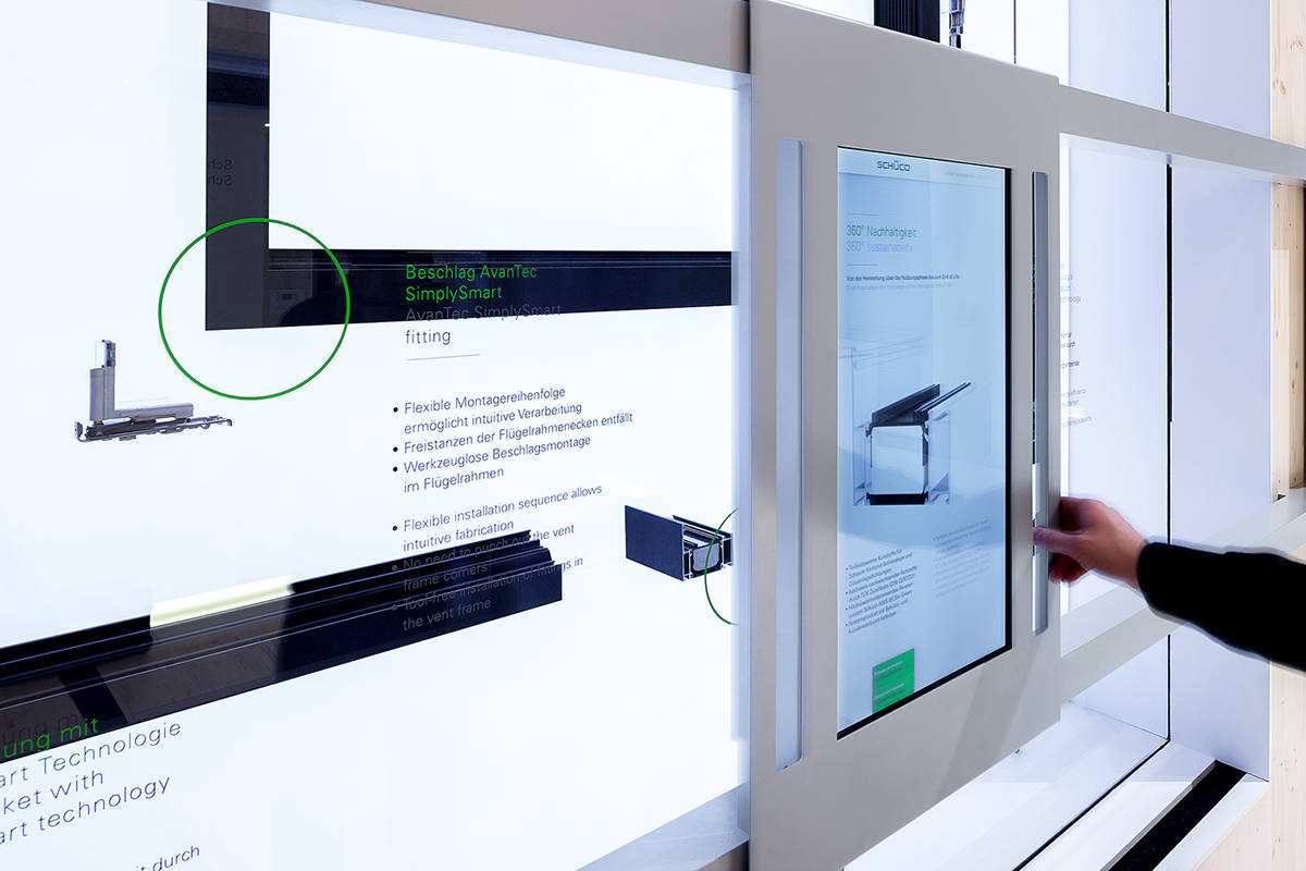 显示屏幕,是一种新型的多媒体展示方法,互动滑轨屏是在类似坐标轴的展