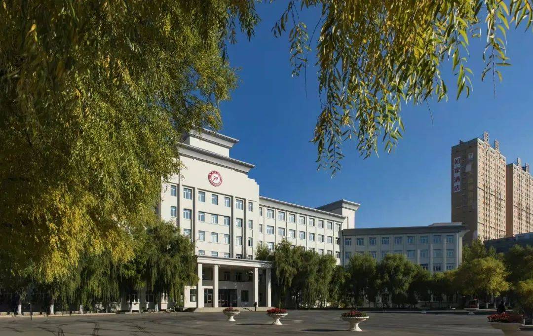 院校情报社哈尔滨学院