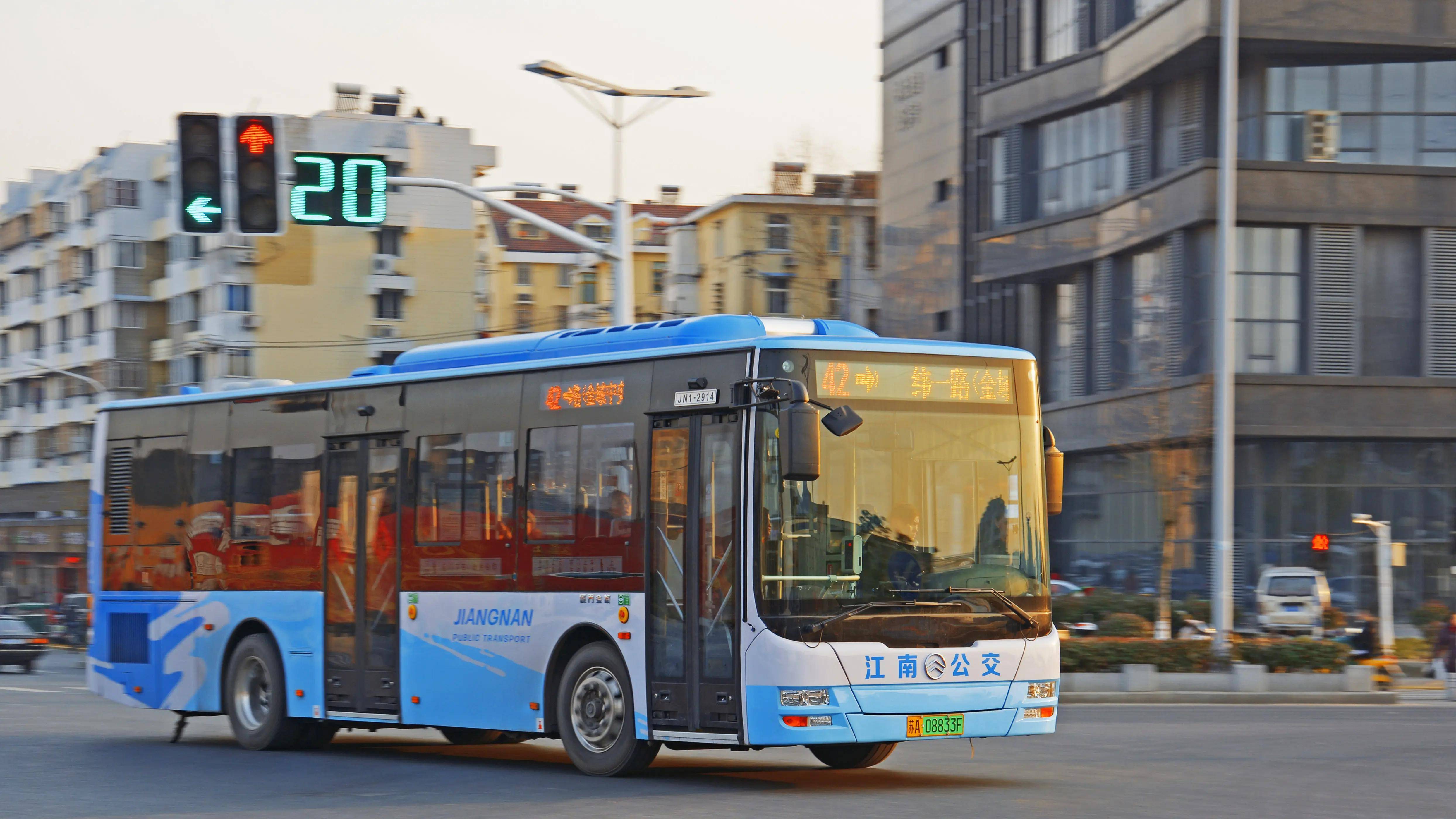 四川熙晟能源清洁快速公交减少公众空气污染物摄入