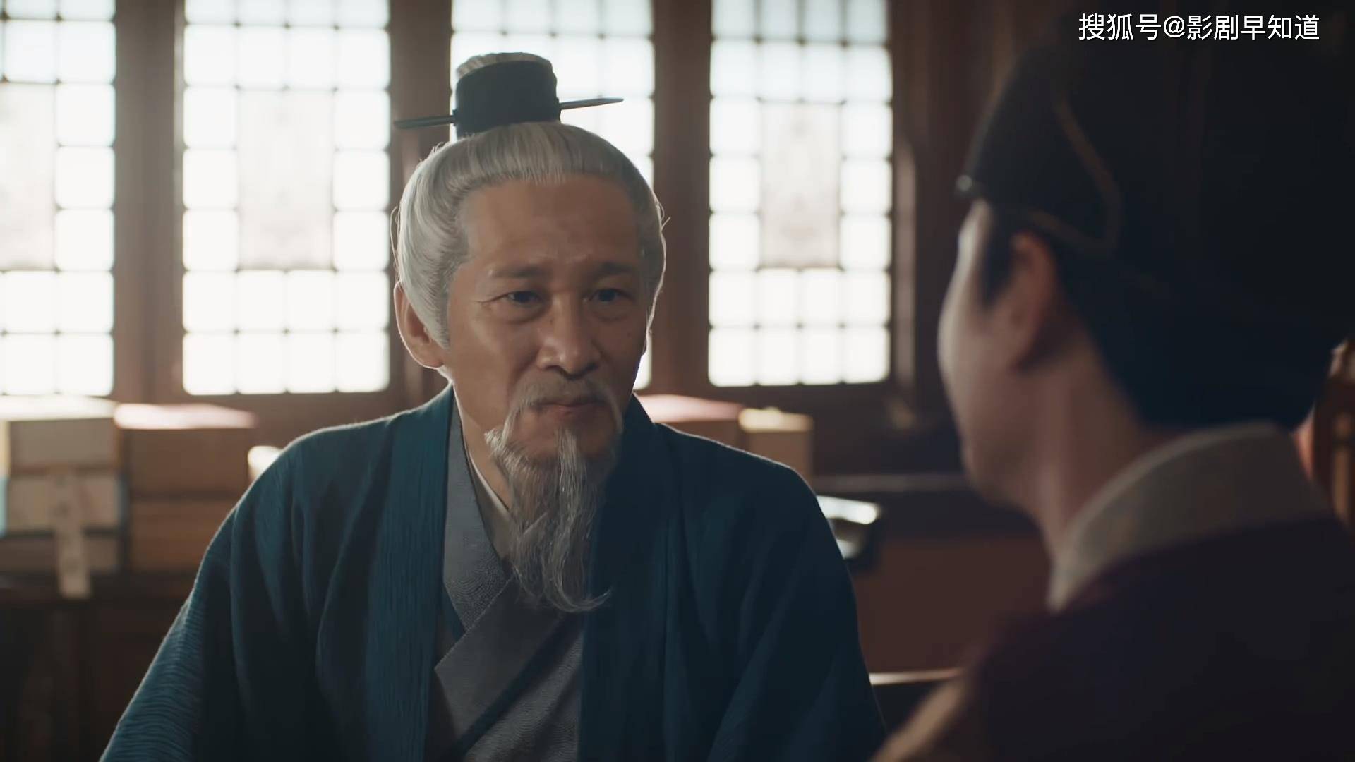 回宫后,朱元璋找儿子谈话,说出了他选择胡惟庸的理由.