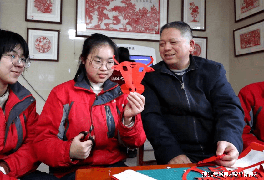 知名校友有:梁保华,曾任江苏省委副书记,苏州市委书记.