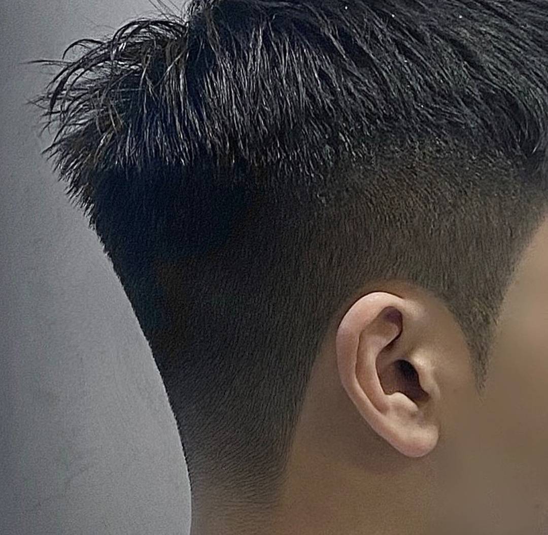 前刺头,男生必剪。_刺头_男生