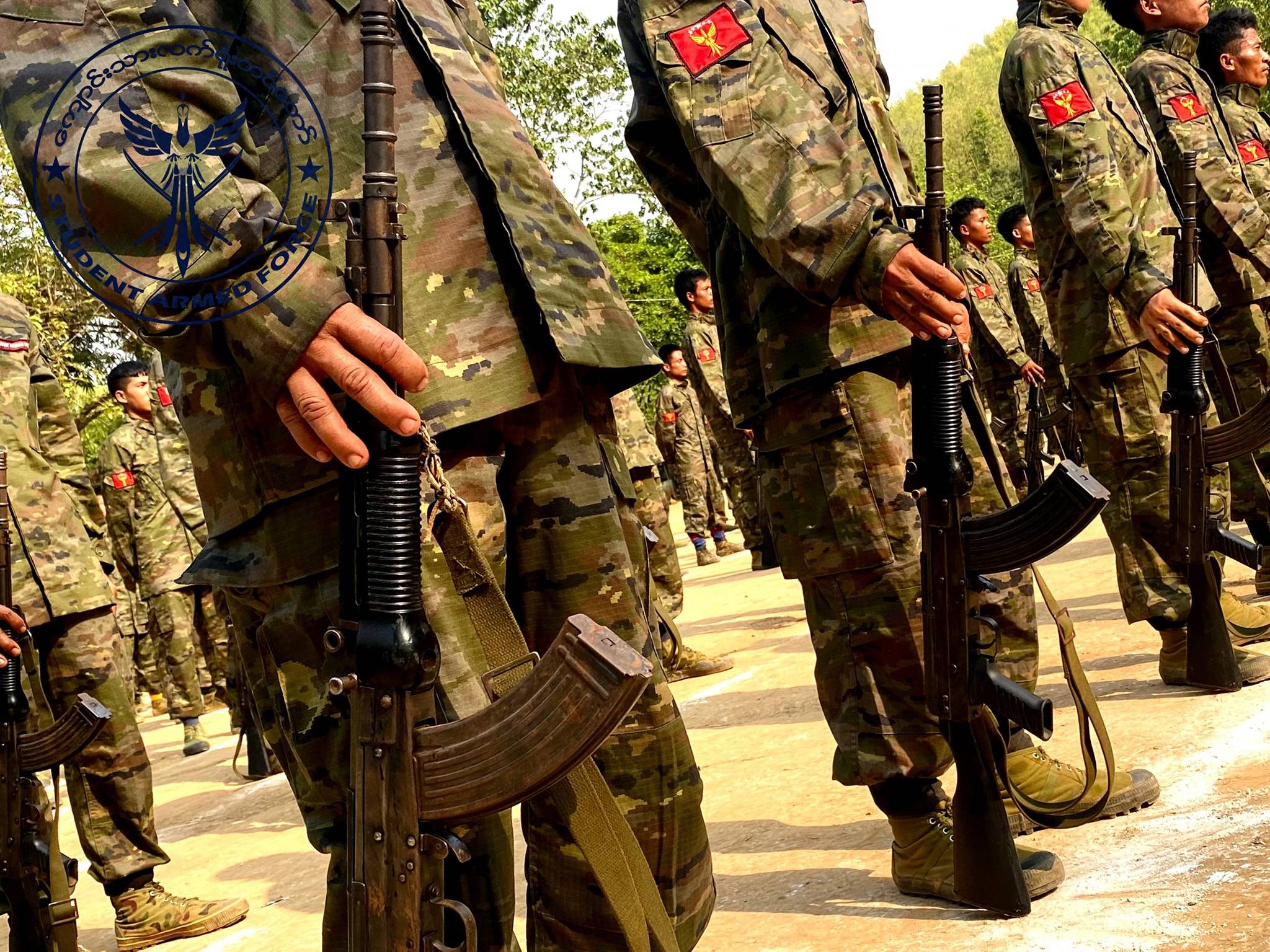 原创缅甸学生武装部队成立一周年由若开军提供军事训练
